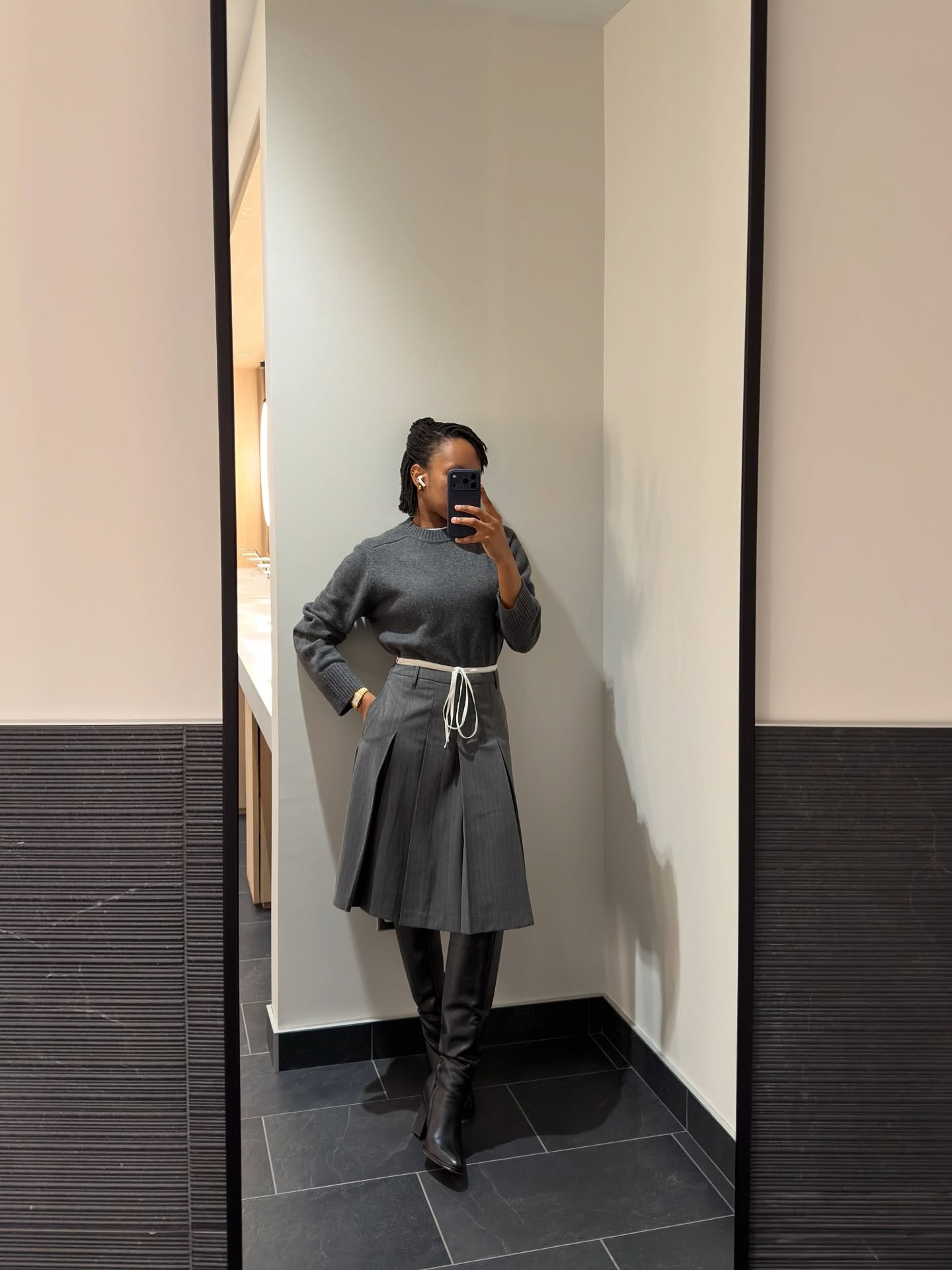 Office Bey in no particular order. Happy Friday✌🏾

Also, no to puffer slander. Don’t talk to me about wearing puffers unless you live in my city 🤫 iswis 🙏🏾
1,
Sweater @louloudesaison via @ssense 
Skirt @nain_official 
Boots @zara 

2,
Sweater and skirt @judithandcharles 
Boots @zara 
Belt @sandroparis 

3,
Jeans @citizensofhumanity 
Boots @flattered 

4,
Puffer @mackage 
Purse @senreve 
Boots @flattered 

5,
Skirt @cosstores 
Boots @lintervalle 

6,
Dress @karen_millen 
Turtleneck @bananarepublic 
Boots @zara 
Belt @etsy