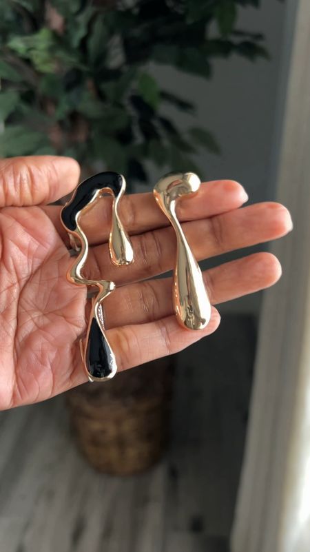 My favorite Amazon purchase this week! Good and black asymmetrical earrings. So unique and elegant. Comes in all gold and all silver  

#LTKbeauty #LTKVideo #LTKfindsunder50