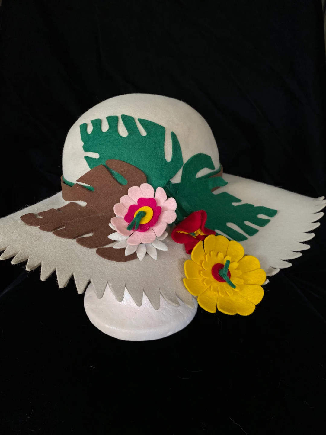 Vintage 1940’s, Beige Wool Felt Hat With Flowers - Etsy | Etsy (US)