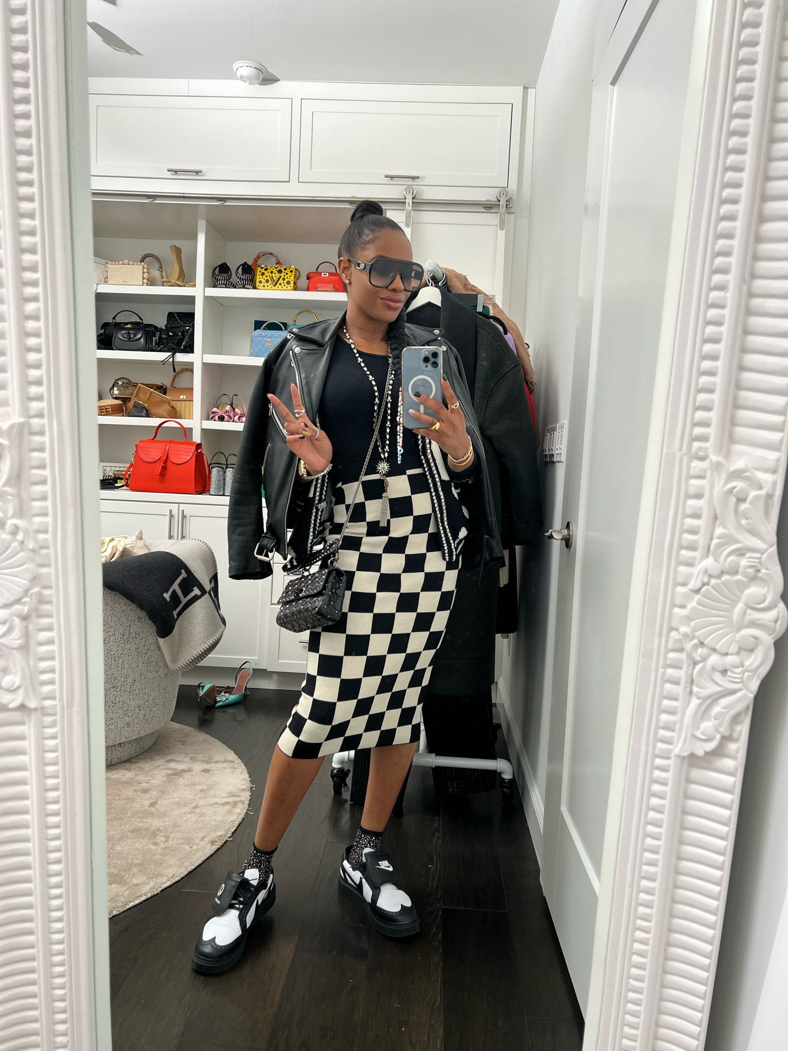 Everything black-and-white!

#LTKstyletip #LTKover40 #LTKfindsunder100