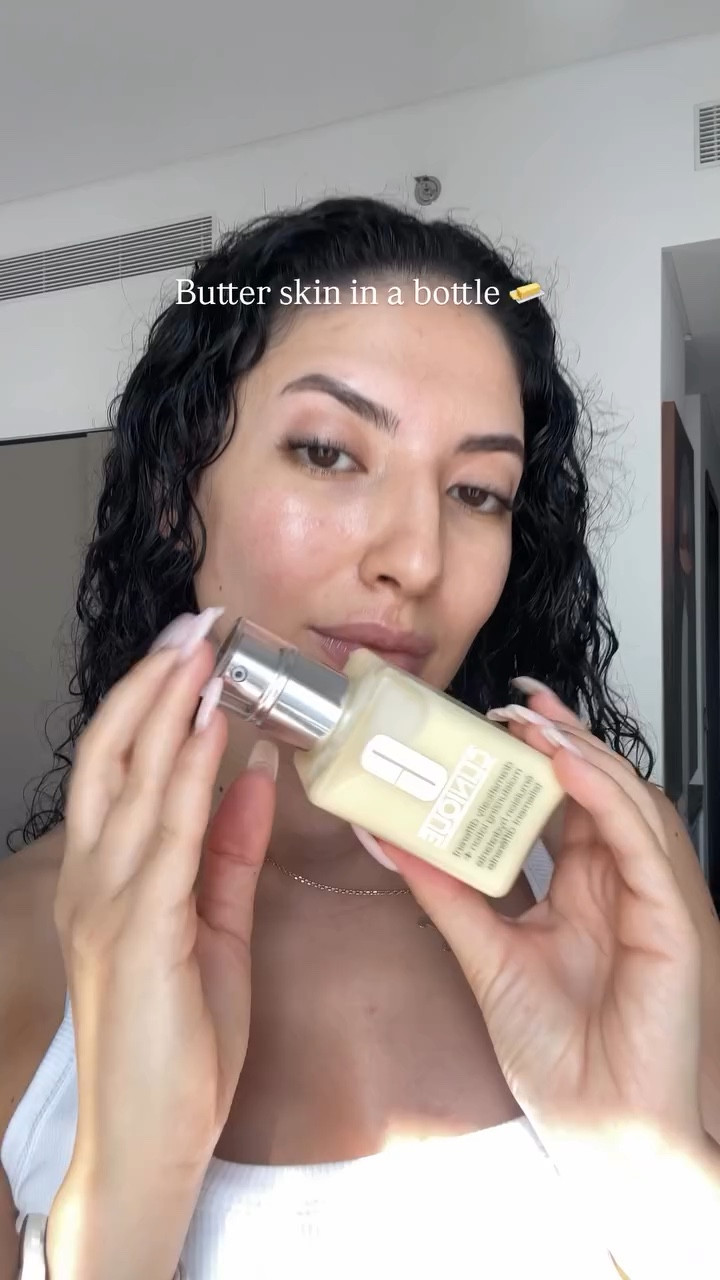 @clinique Dramatically Different Moisturizing Lotion + SPF 50 🧈🥐 

#moisturiser #spf #clinique