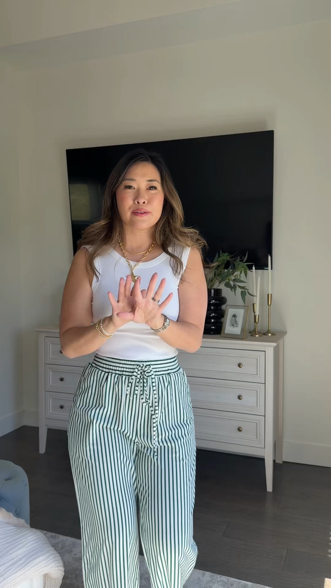 Millennial Mom Flowy Pants
Size Medium 
Amazon Fashion 