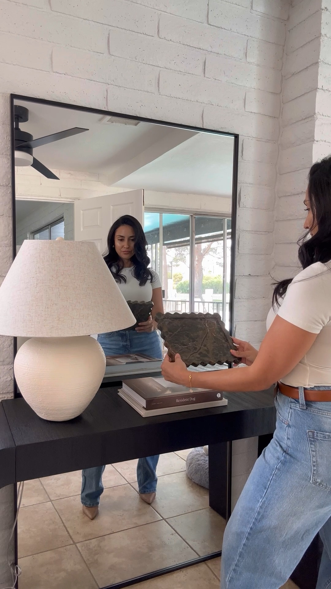 a love language; creating a moment in every nook of your home🖤

coffee table books. lamps. candles. vases. plants. marble pieces. mirrors.


#LTKxWayfair #LTKVideo #LTKHome