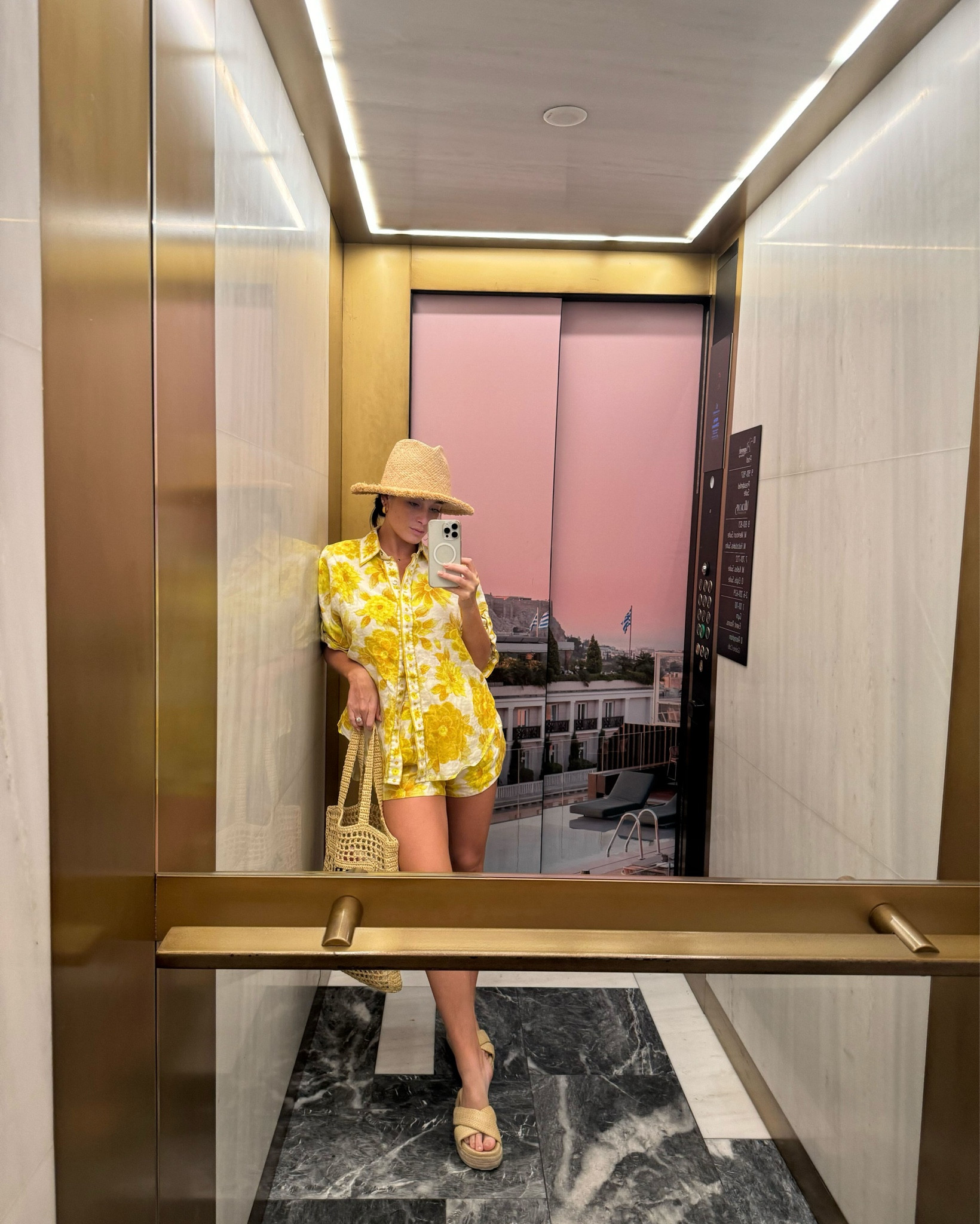 Another day, another Greece fit 🇬🇷


#travelfit #greecelooks #momfit #ootd #momstyle

#LTKStyleTip #LTKTravel #LTKFindsUnder100