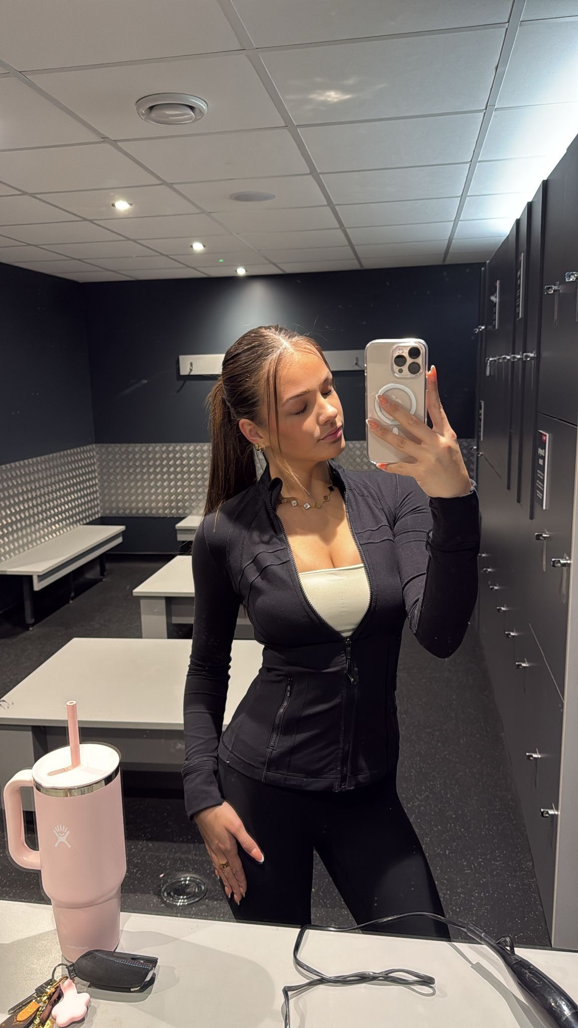 Lululemon black gym jacket, black gym leggings, Hydroflask 🖤

Fitness, gym co ord, gym set, gym routinee

#LTKspring #LTKfitness #LTKuk