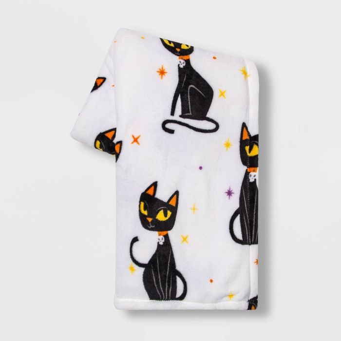 Cat Halloween Throw Blanket White/Black - Hyde &#38; EEK! Boutique&#8482; | Target