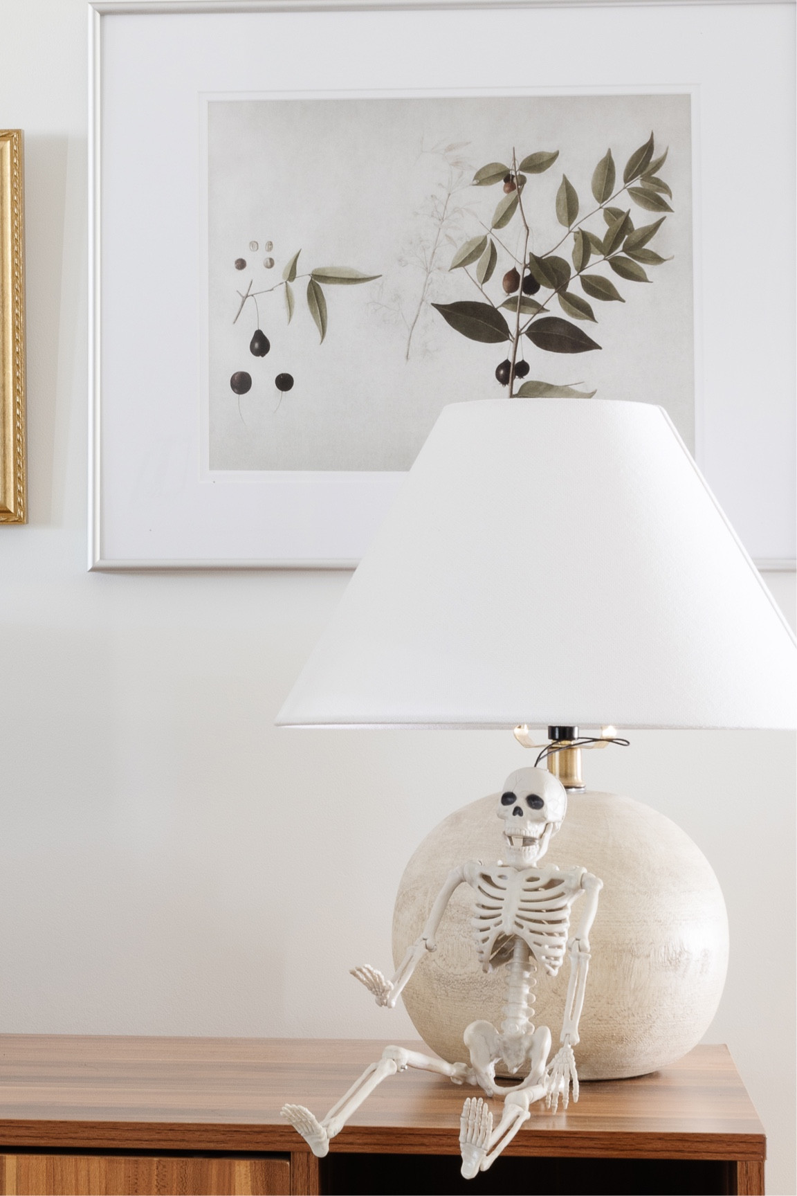 Halloween coffee bar

Mini skeleton, round table lamp, home decor, target, transitional, home finds 

#LTKSeasonal #LTKhome #LTKHalloween