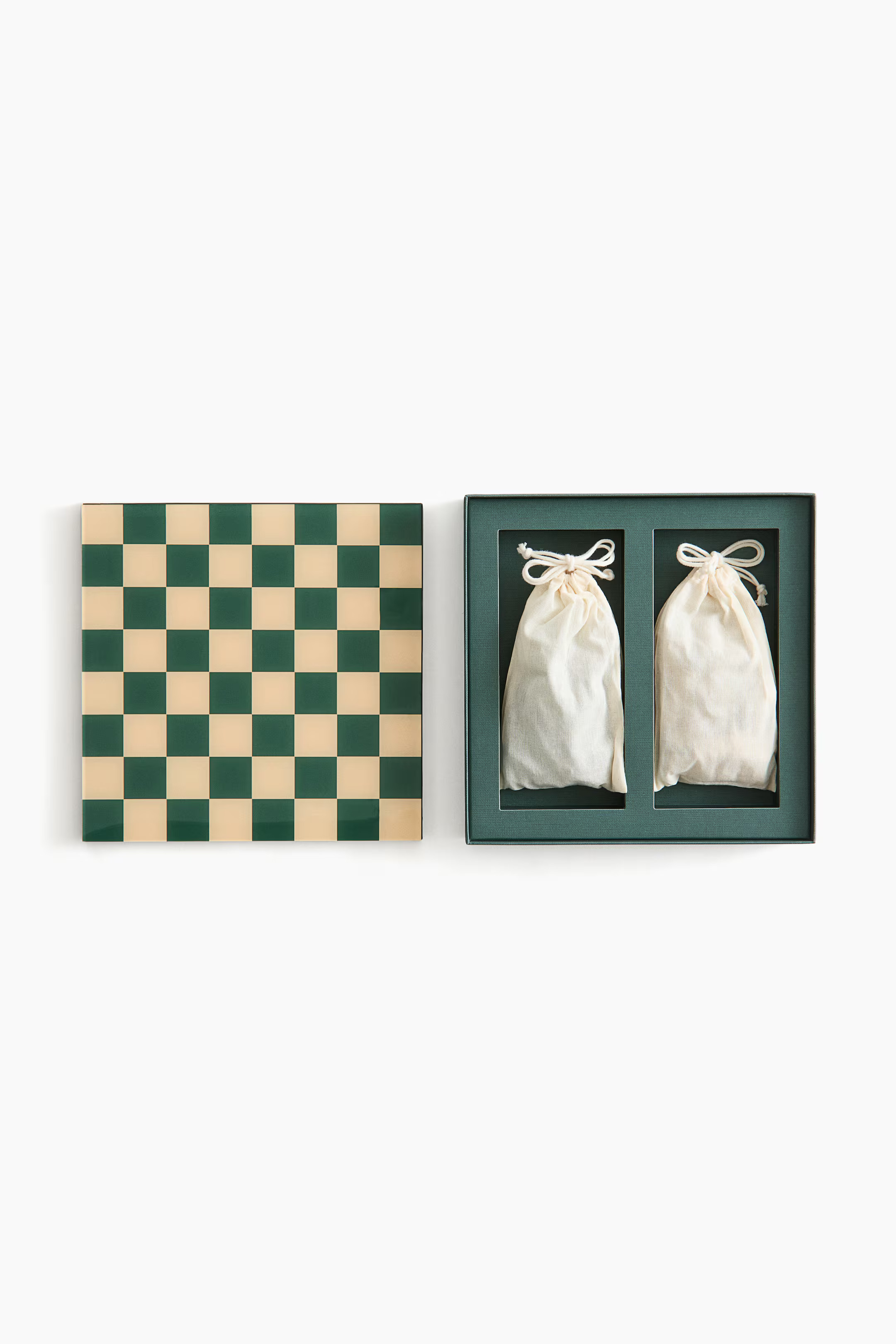 Chess set | H&M (UK, MY, IN, SG, PH, TW, HK)