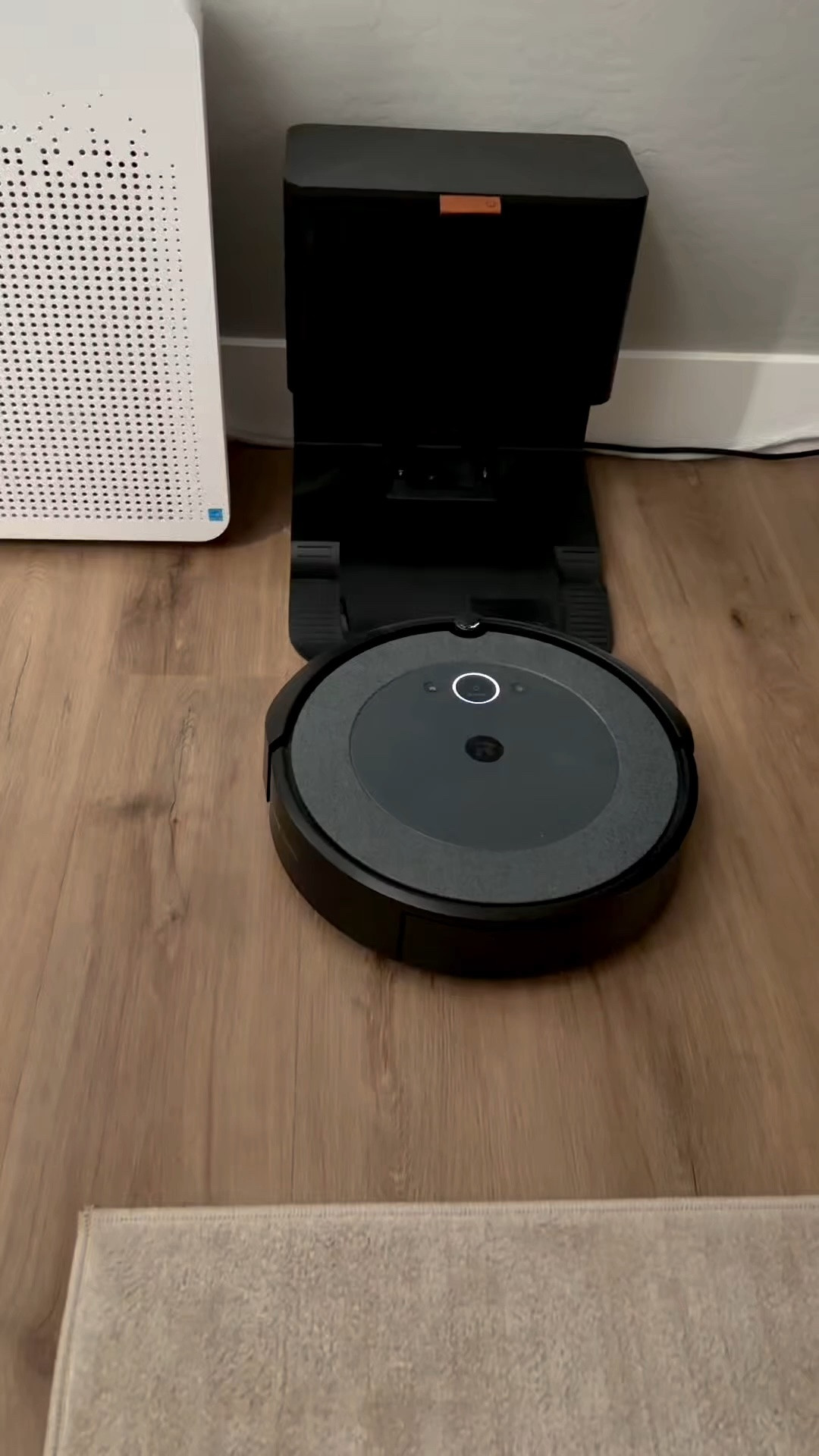 The home purchase that literally does a chore for me 🙌 The iRobot Roomba Combo j8 robot vacuum + mop handles everyday dirt, crumbs and pet hair, and the AutoEmpty Dock means even less work for me. One of those practical home finds I actually use — linked to shop!

#LTKU #LTKHome #LTKSaleAlert