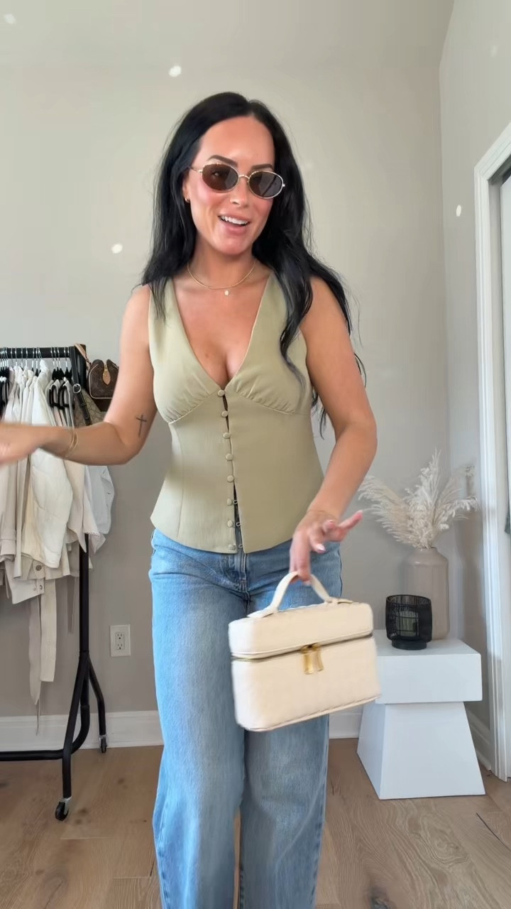 Effortless spring outfit but make it chic 🍸
This Aritzia top has the cutest detail and these high-rise jeans fit so good! Love it with a statement shoe, but a chunky platform sandal gives it that cool, casual feel.
Outfit details are on my LTK 🤍
My sizing 5’7, 145lbs, 32DD 
I’m wearing size 6 top, , 27 tall jeans


#LTKU #LTKootd #LTKgrwm