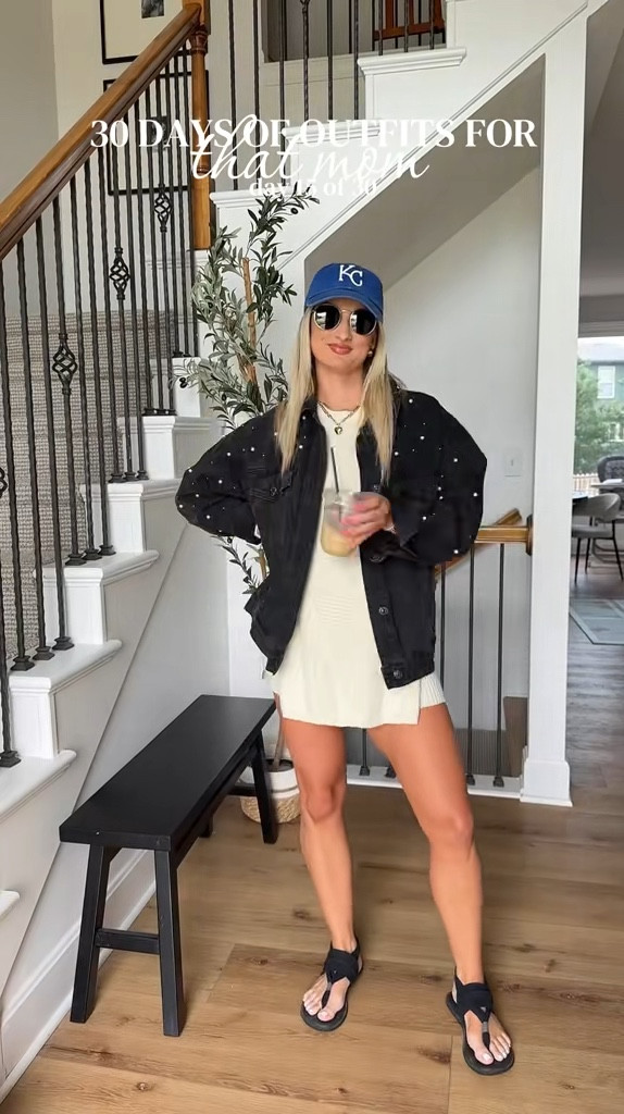 mom fashion // Amazon set // postpartum friendly outfit // black jean jacket // KC royals hat // SAHM style 