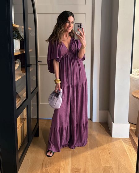 Loooove this color of this Amazon maxi dress!! Wearing xs. True to size, if between you could go down. 



#LTKstyletip #LTKtravel #LTKfindsunder50
