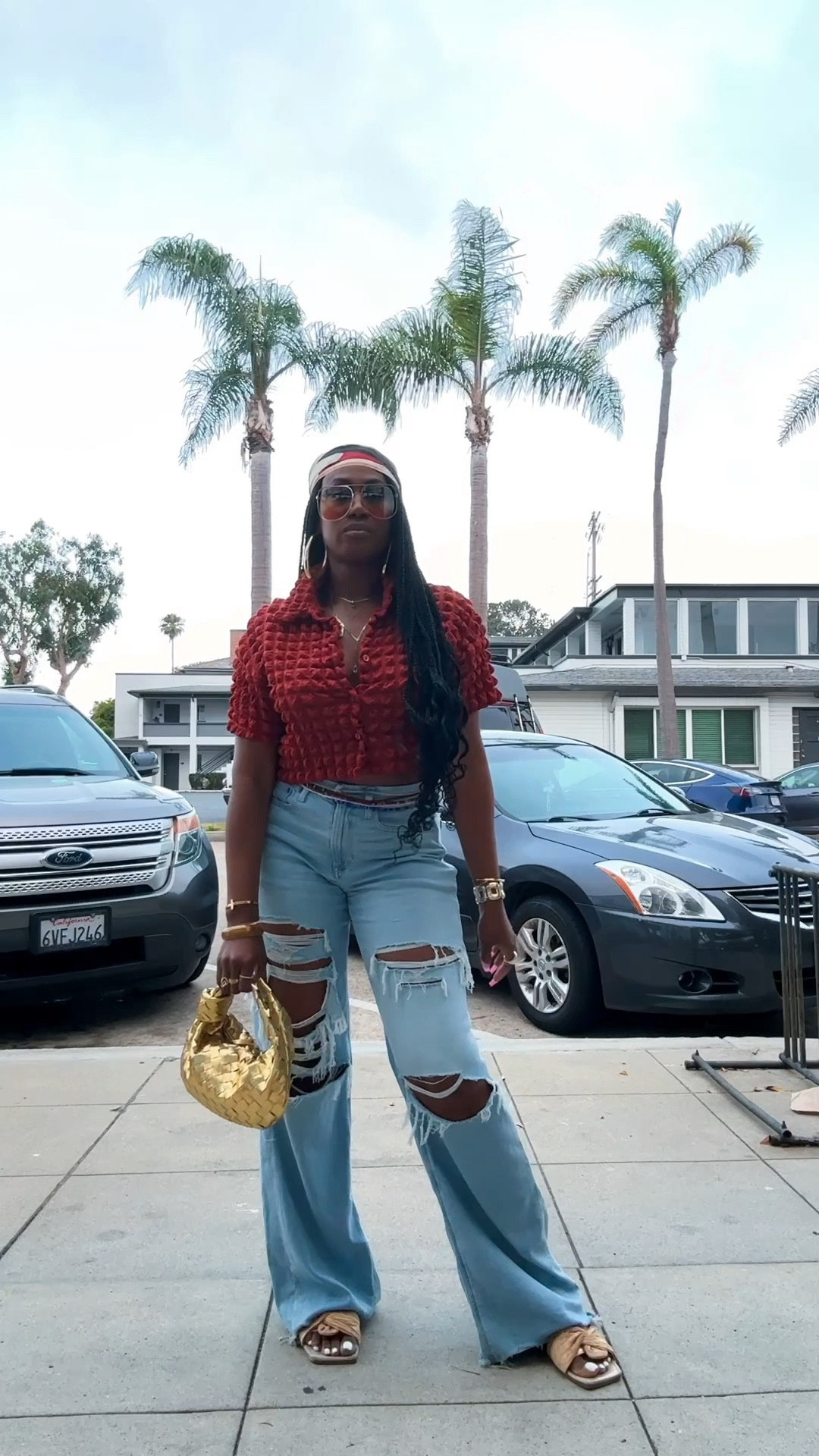 American Eagle has some of the best jeans!👖 Top is from Forever 21 (old), it also came with matching shorts.

#LTKStyleTip #LTKSaleAlert #LTKFindsUnder100