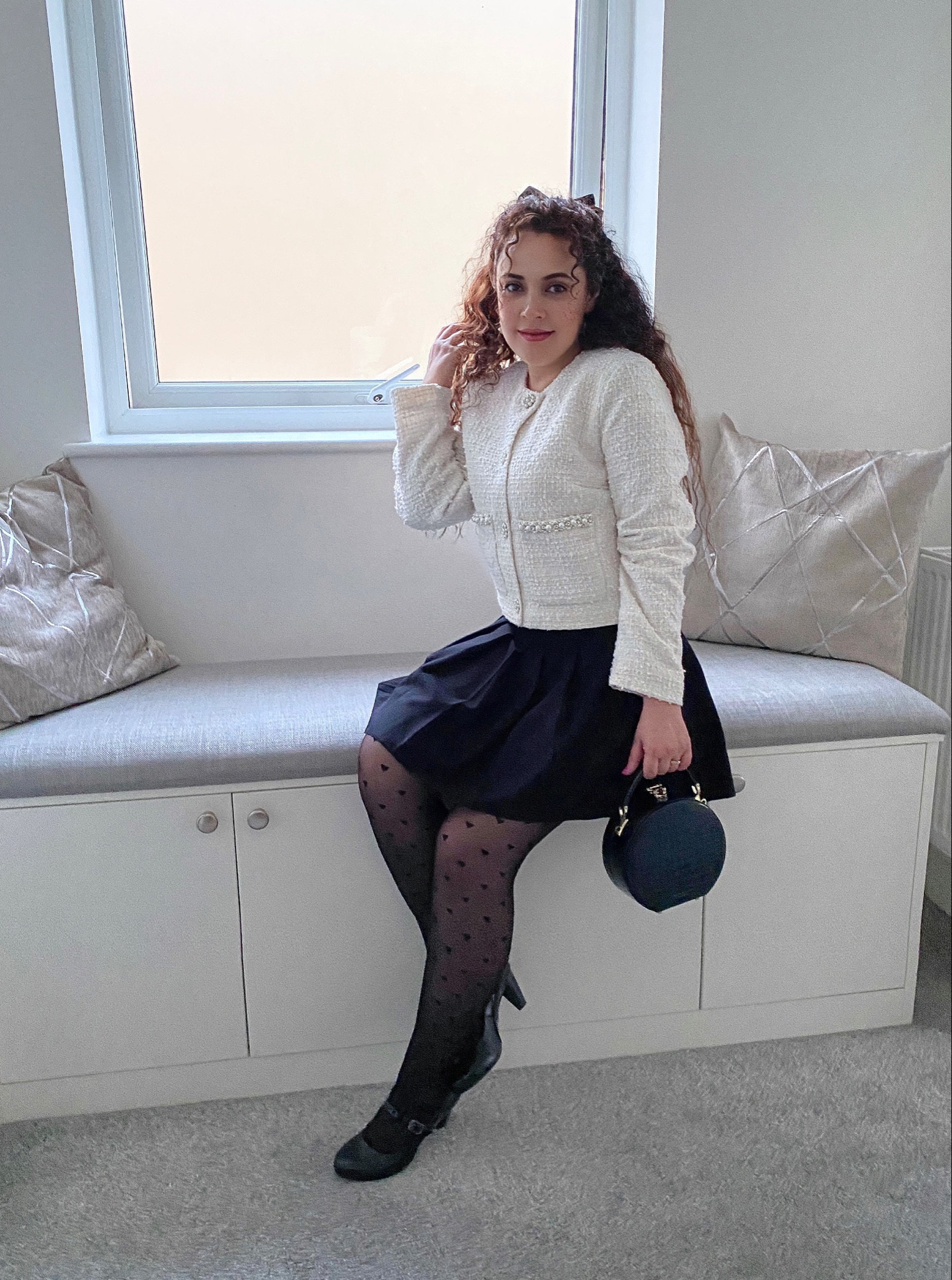 Trying out this lovely H&M jacket ⚜️🤍

🏷
#elegantstyle #classicstyle #classyfashion #timelessfashion #femininefashion #fashiongals #fashionblogger #stylingtips #topfashiontrends #fashiondiary #fashioninfluencer #parisianstyle #gossipgirl #blairwaldorf #oldmoneystyle #ugccreator #styleinspo #momentsofchic #winterfashion #outfitdujour #onparledemode #bodypositivity #fashiongram #casualchic #preppystyle #oldmoneyaesthetic #oldmoneyoutfits #parisianoutfit #monochromeoutfit #whiteandblack

#LTKstyletip #LTKfindsunder100 #LTKeurope