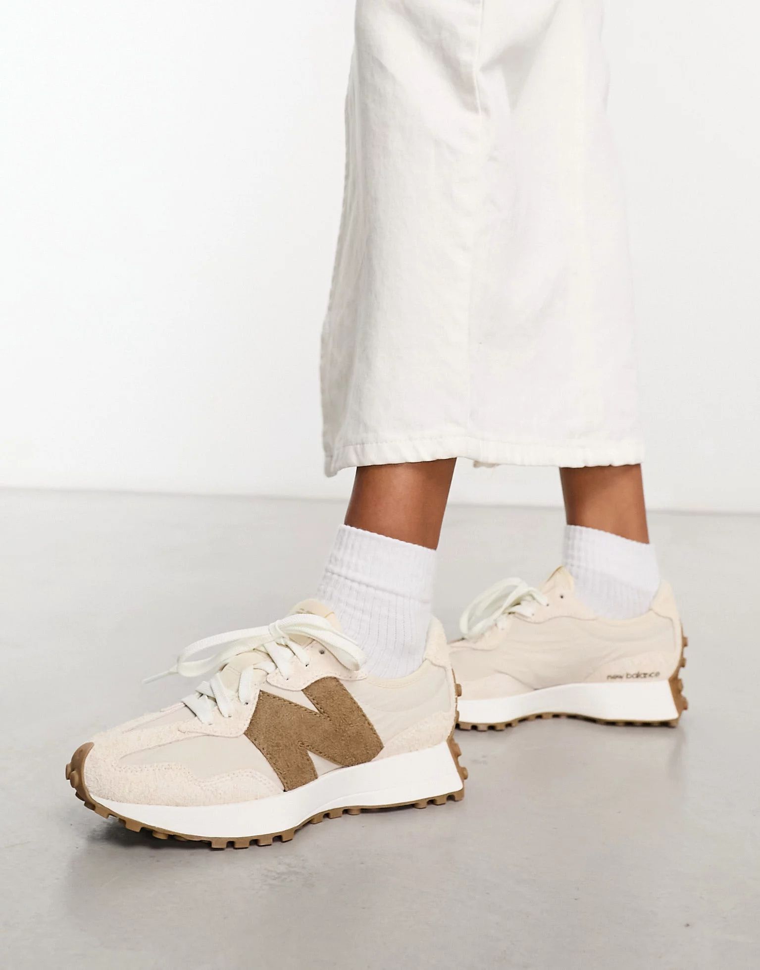 New Balance 327 trainers in beige - exclusive to ASOS | ASOS (Global)