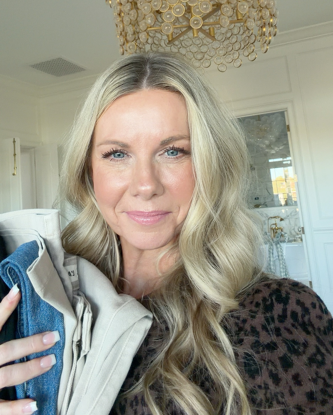 Three jeans, endless holiday looks!
From sleek black flares to the dreamiest neutral wide-legs, I’m sharing how to style my favorite @NeimanMarcus denim for every Christmas moment—shopping days, cozy gatherings, and glittery parties.
Shop now and take 25% off select styles during the Friends & Family 12/4-12/9!

#NeimanMarcus #NeimanMarcusPartner 


#LTKHoliday #LTKOver40 #LTKSaleAlert