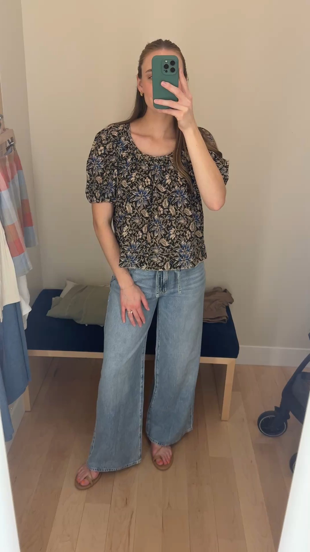 The quality of this top and these jeans was tangible! Both felt soooo comfortable! Wish I could’ve taken home with me! #madewell #tryon #blouse #postpartum #floral #puffsleeve #wideleg #jeans