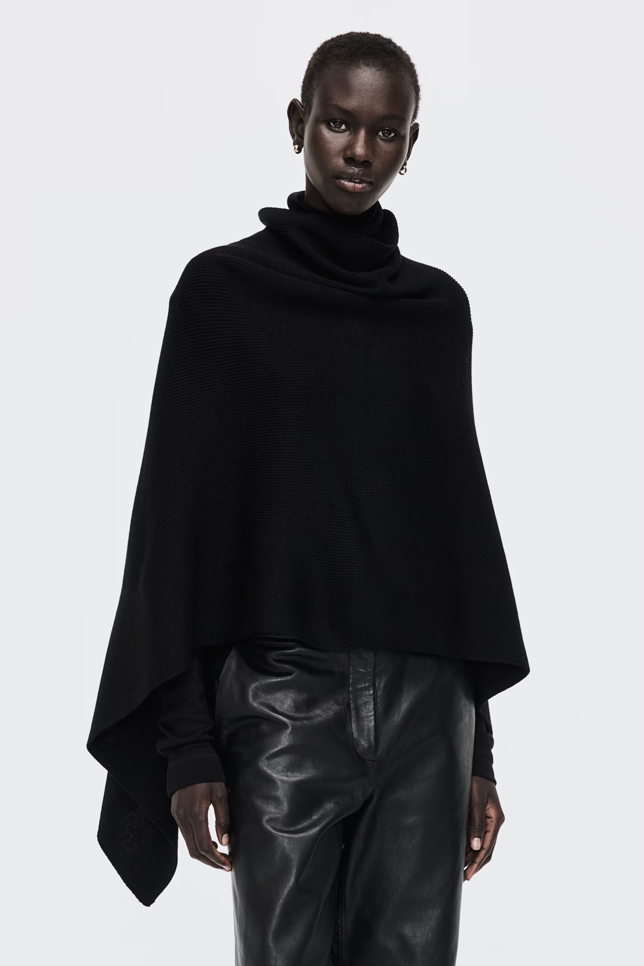 Roll-neck cape | H&M (UK, MY, IN, SG, PH, TW, HK)