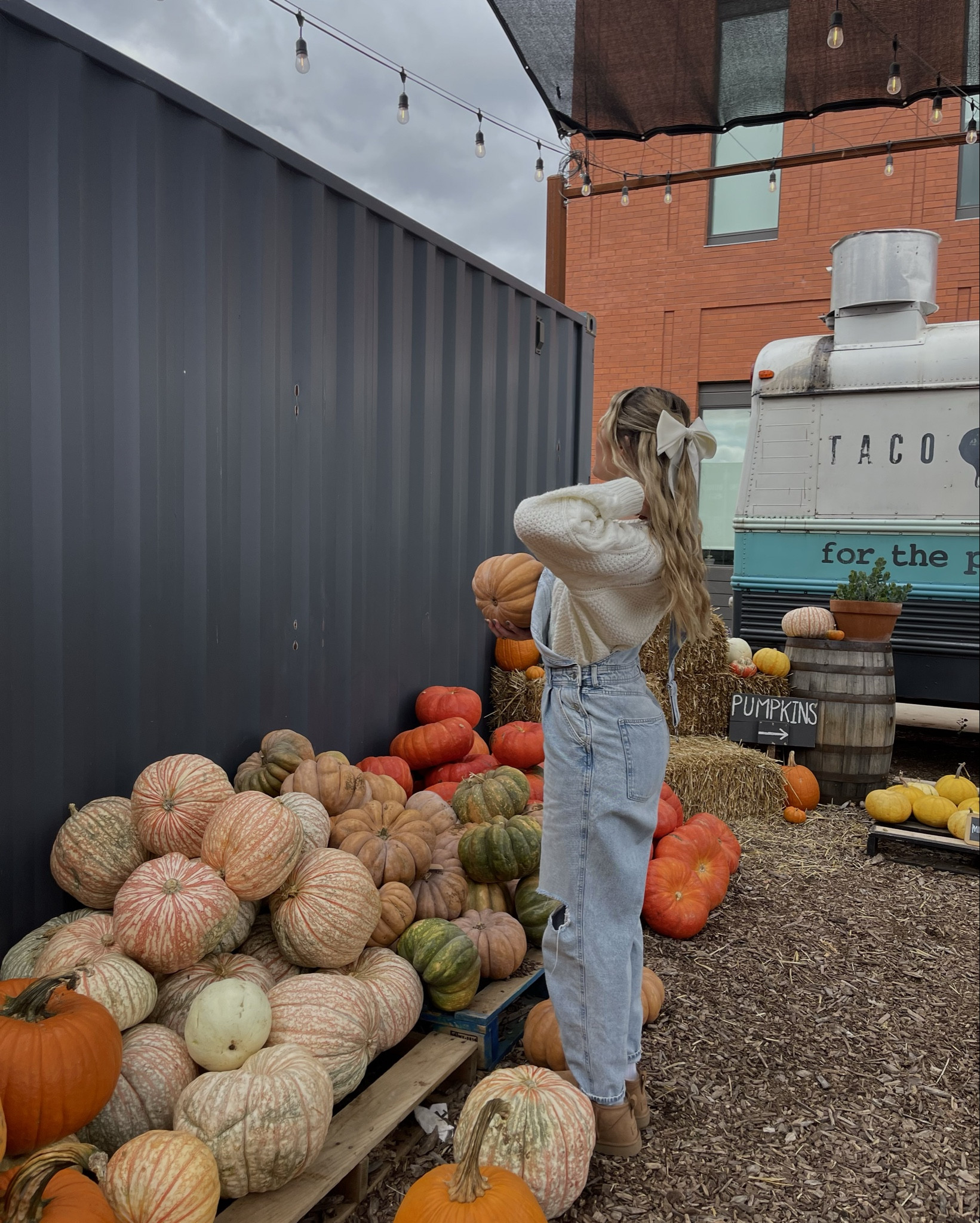 The perfect pumpkin patch outfit 🎃🍂🍁👖