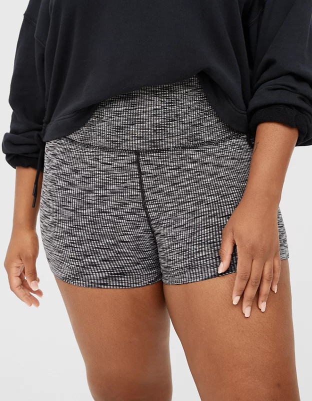Omega is 5' 8", wearing size large | American Eagle Outfitters (US & CA)