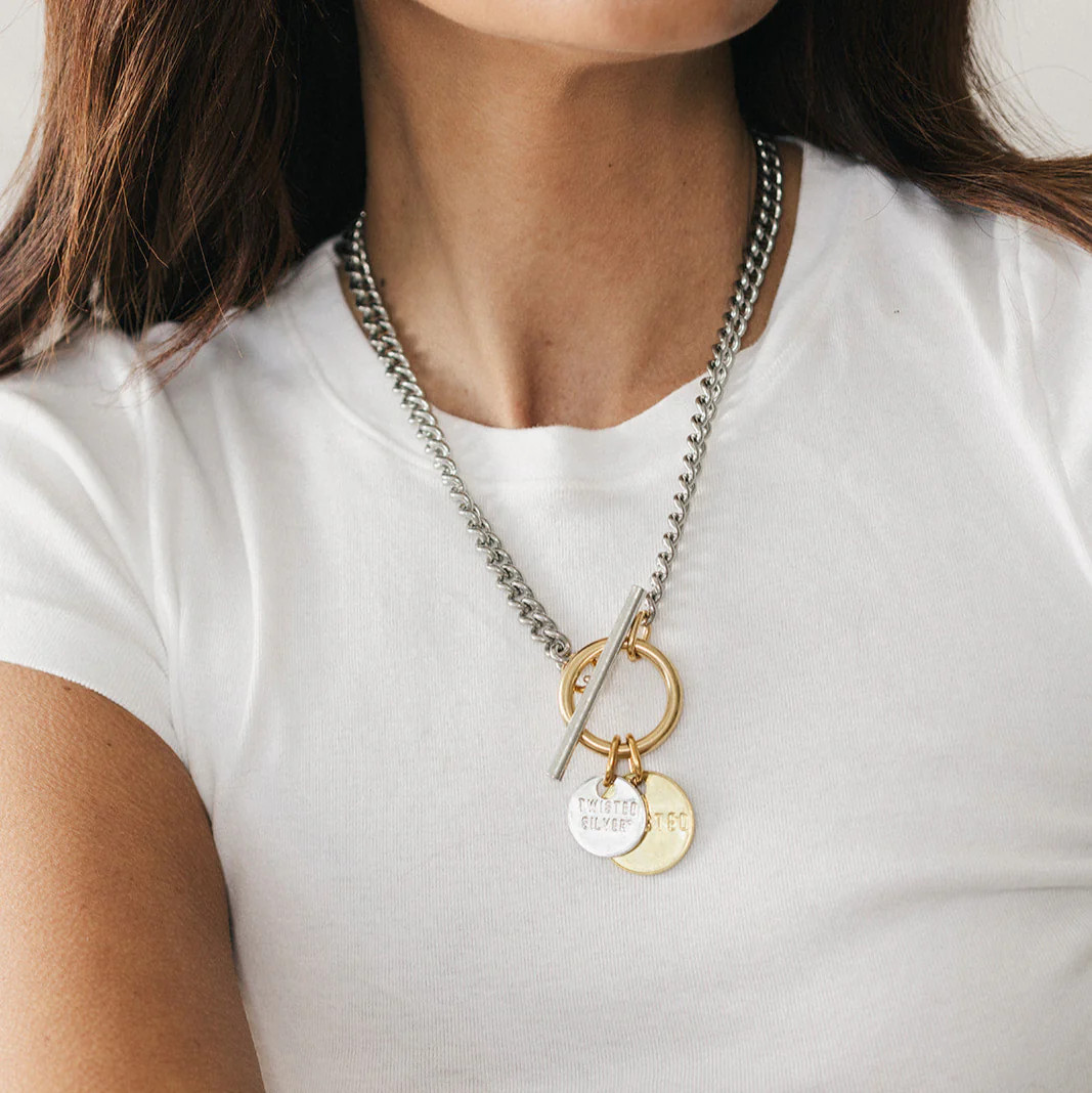 Capture necklace | Twisted Silver