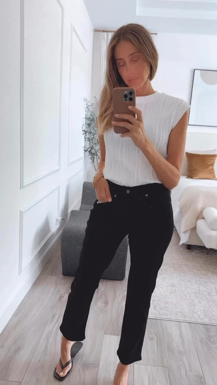 Casual chic outfits that I am loving. Runs true to size I am wearing a size small.

#LTKStyleTip #LTKOver40 #LTKSeasonal