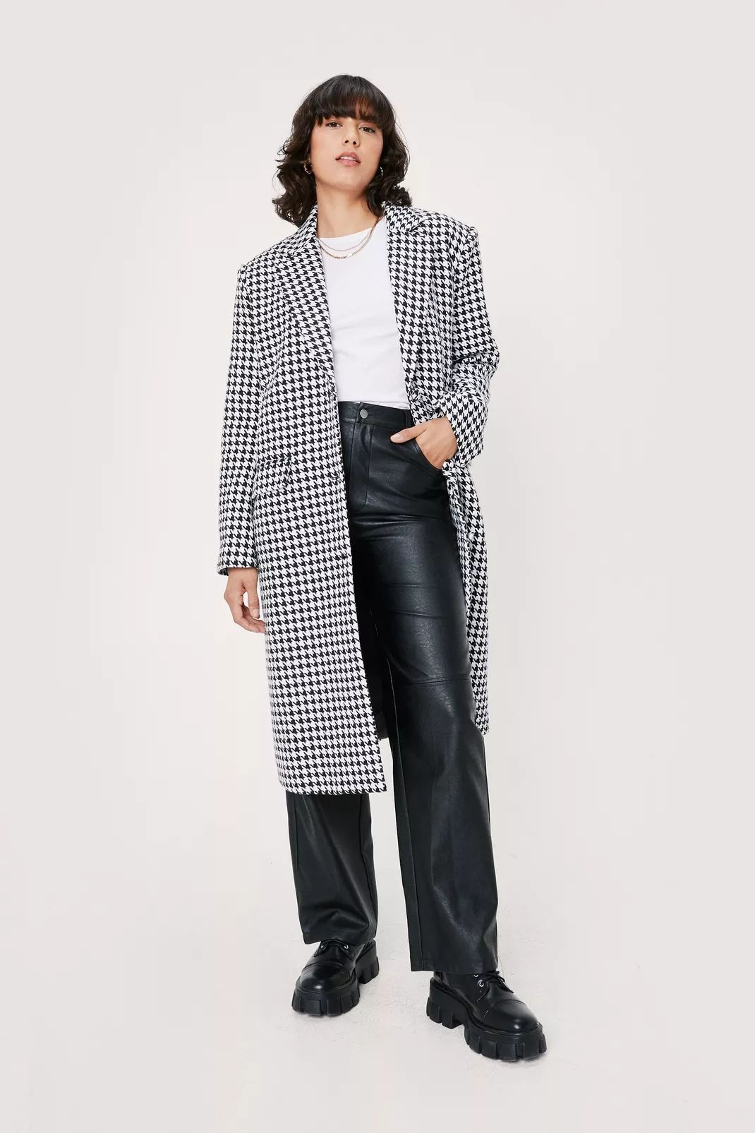 Oversized Button Down Houndstooth Coat | Nasty Gal (US)