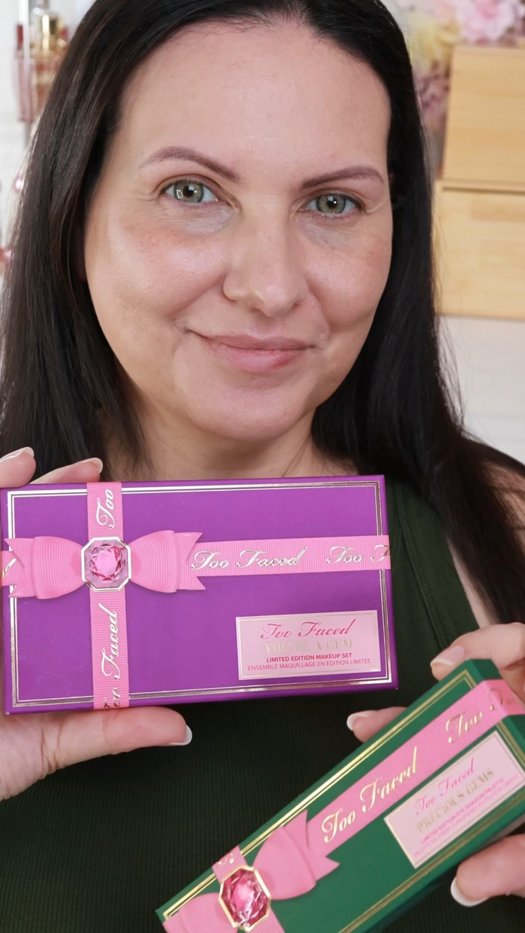 Too Faced Limited Edition palettes are so HOT! 

This set comes with:
You’re A Gem shadow palette
Foreplay lash primer
Better Than S*x Mascara

#toofaced #shadowpalette #betterthansexmascara #lashprimer #mascara

#LTKGiftGuide #LTKBeauty #LTKHoliday
