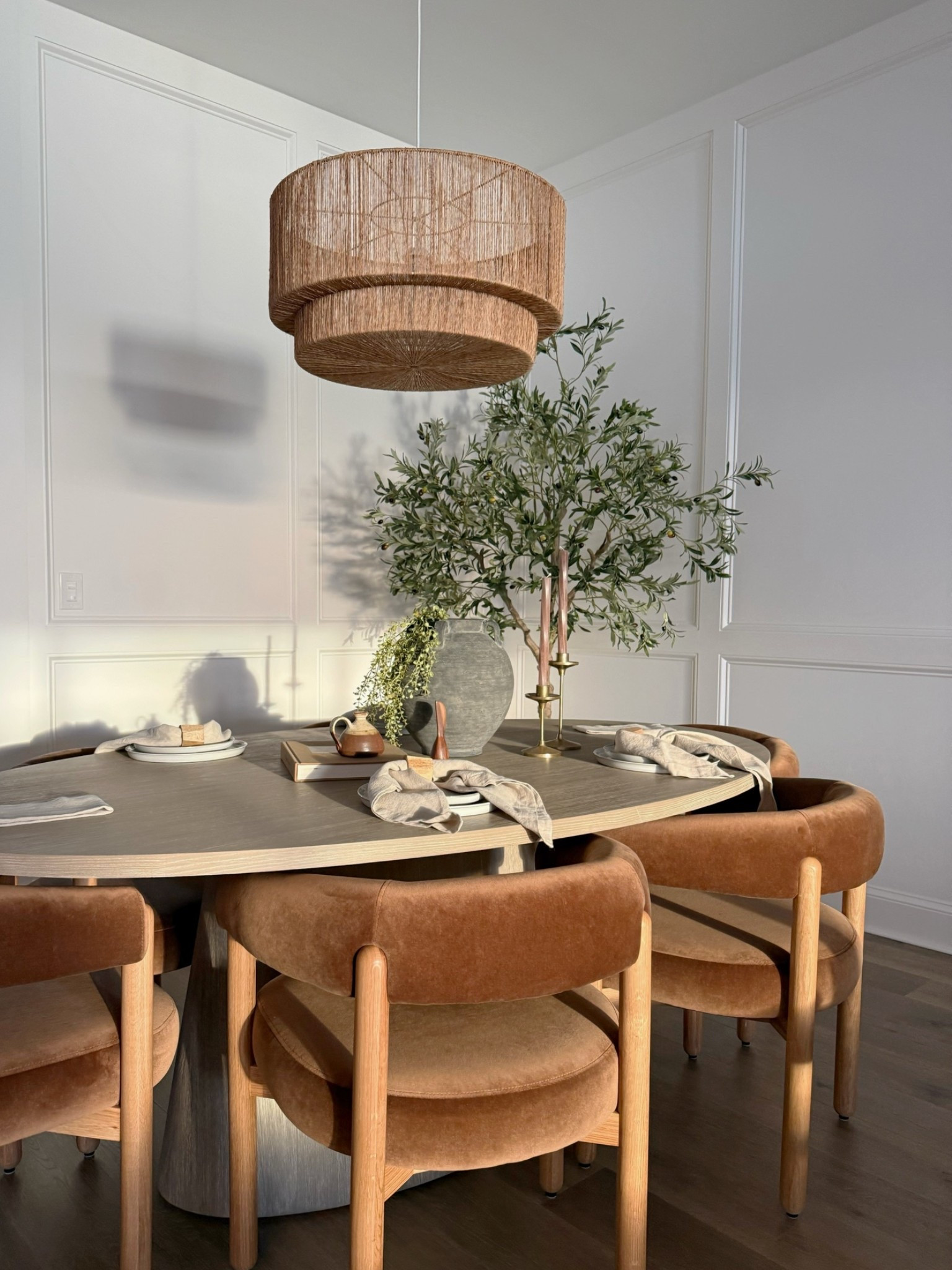 Dining room views 🤎

@denvermodern 



#diningroom #diningchairs #modernchairs #denvermodern #diningroominspo #homeinspo #homedecor

#LTKHome