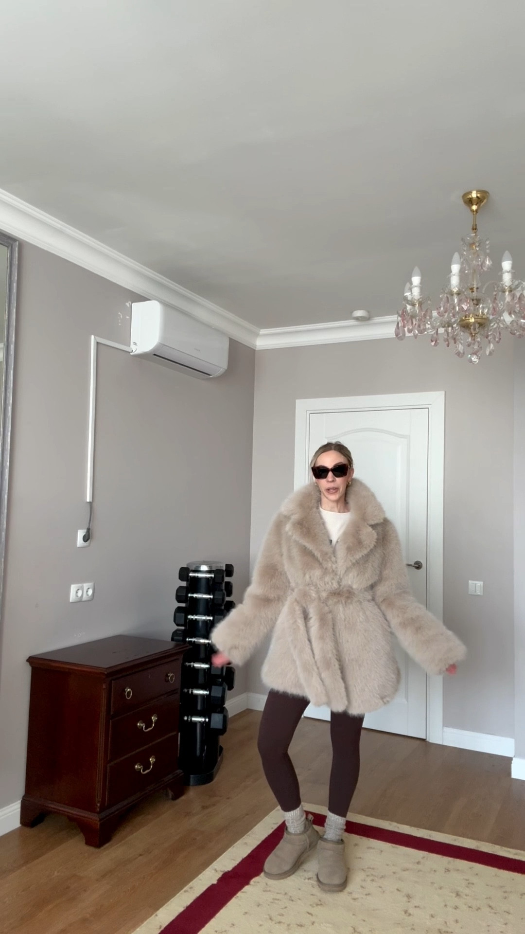 Casual ootd, mom style, Amazon leggings, beige faux fur coat, leggings outfit

#LTKFindsUnder50 #LTKmomlife #LTKootd