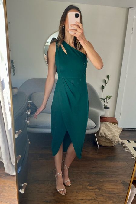 Green dress from Amazon perfect for parties and events. 
Size small, runs slightly big through busy and hips.

#LTKSeasonal #LTKunder50 #LTKstyletip