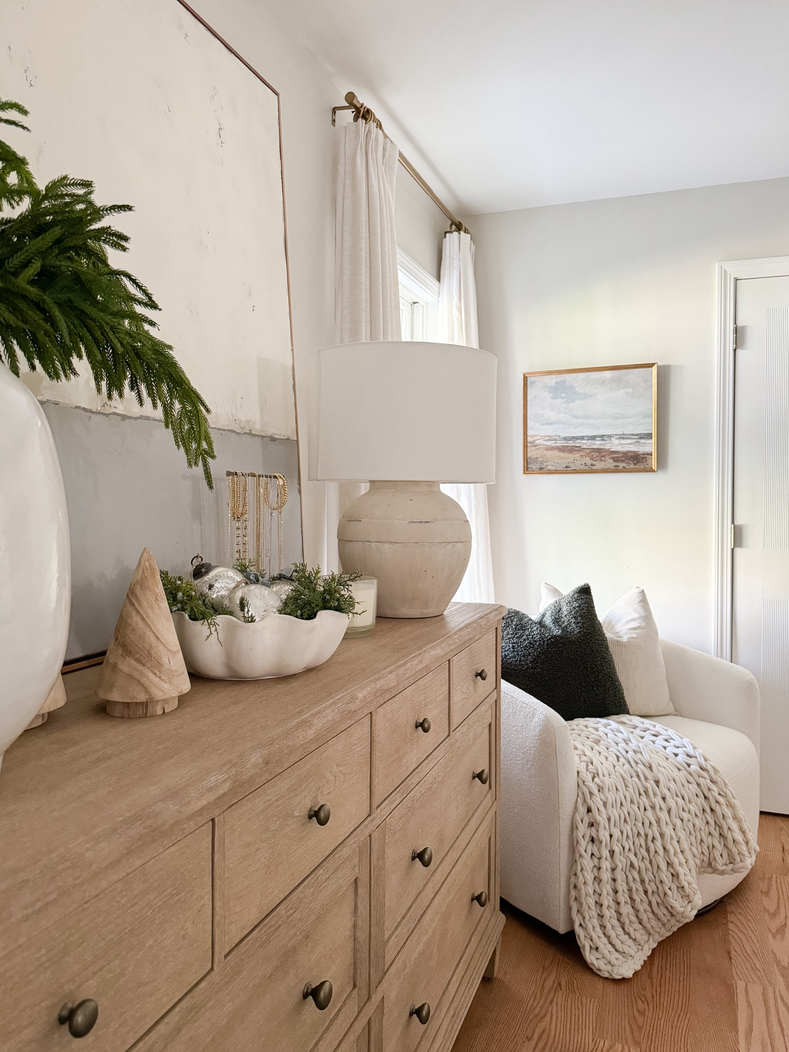 Modern Bedroom Design  holiday Coastal bedroom

Home design  Christmas Modern home  Home decor  Bedroom design  Bedroom inspo  Bedroom finds  Bed Decor  Bedsheets  

#LTKHoliday #LTKHome #LTKSaleAlert