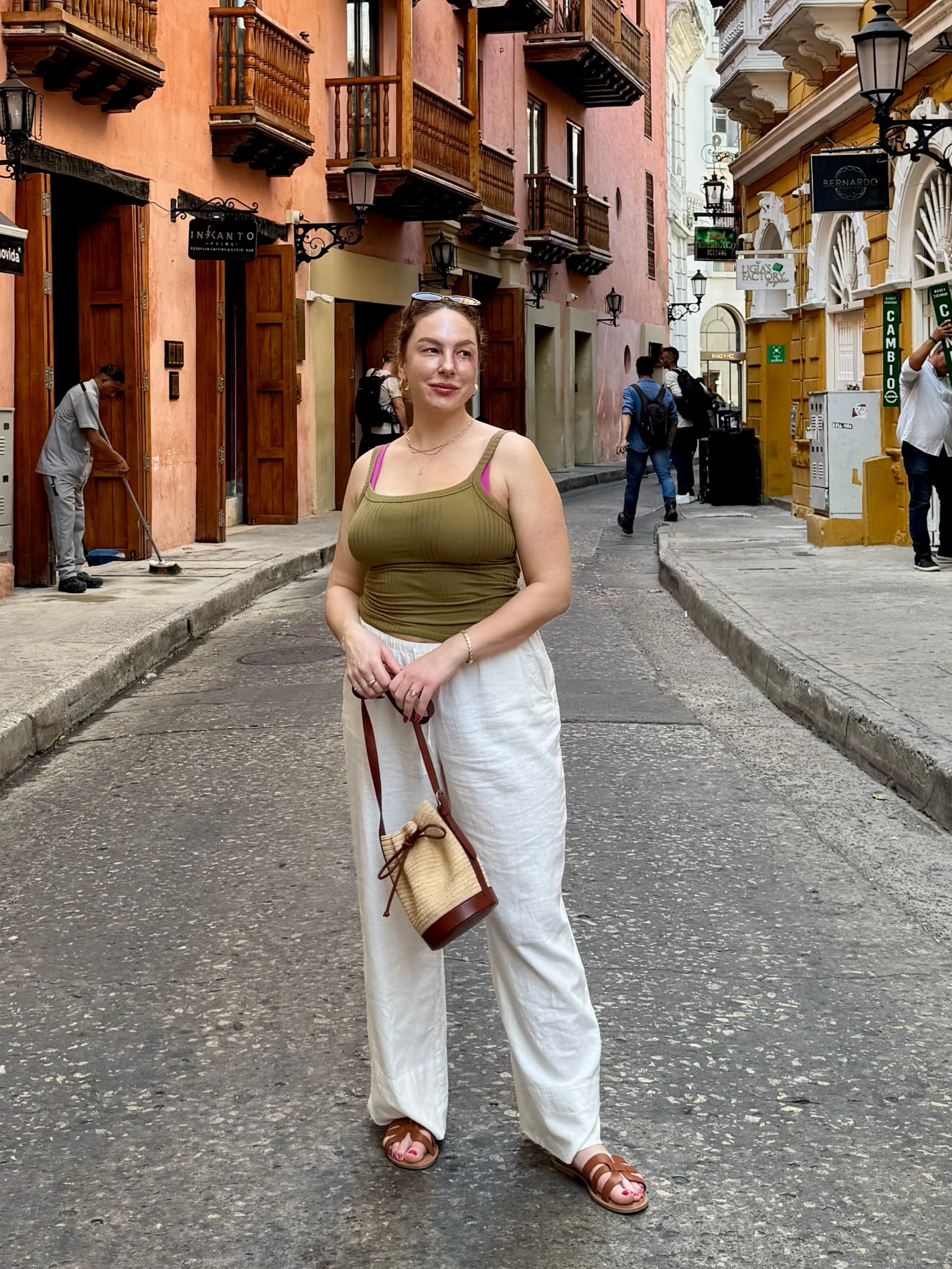 Large in pants & medium in tank 

#LTKcanada #LTKspring #LTKmidsize