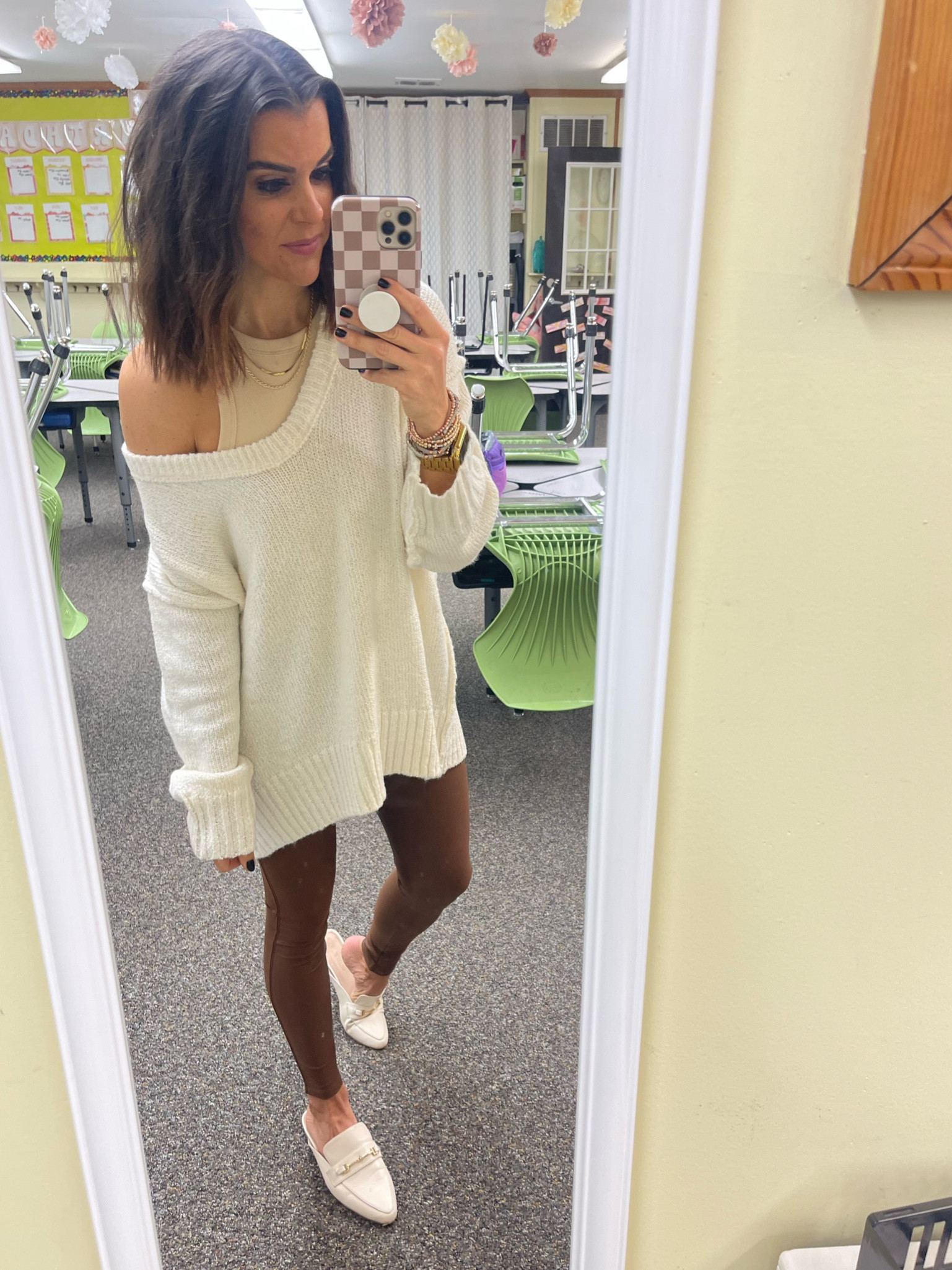 Today’s classroom #ootd

Walmart tank- size s (only $5.96!)
Amazon sweater- size small
Amazon leggings- size xs (go down if in between)
Amazon mules- Tts 

#LTKunder50 #LTKSeasonal #LTKstyletip