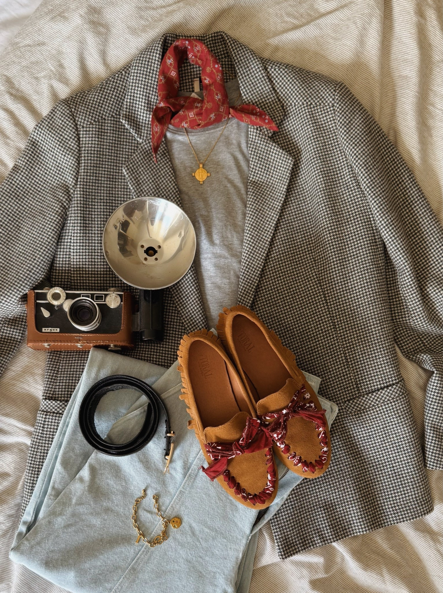 When I don’t know what to wear I reach for a perfect grey tee, blazer and jeans. And now Toral boat shoes too. 

#LTKjeans #LTKuk #LTKspring