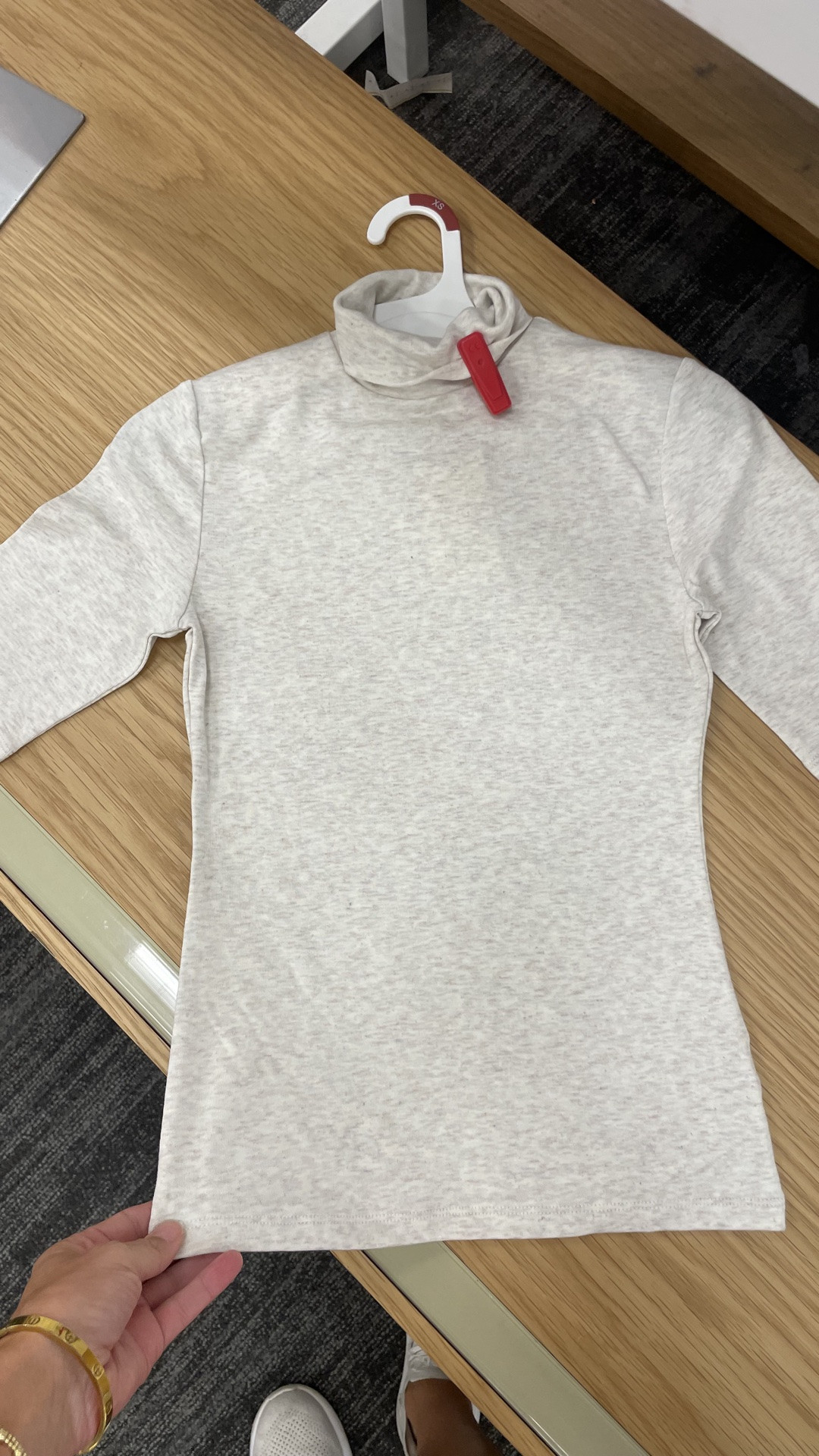 $15 Target top that you can wear now through fall 🤎 Soft, not cropped and easy to take from work to weekend.

Wear it on its own now, then layer it with a cardigan, blazer or jacket when it cools down. Such a good affordable wardrobe basic when you want something you’ll actually reach for over and over.

Save it, share it with a friend who loves a good Target find & follow before requesting the link so it automatically sends!

#TargetFinds #FallFashion #FallWardrobe #WorkwearStyle #WeekendStyle #AffordableFashion #WardrobeBasics #EverydayStyle #FallOutfitIdeas
#Under20Finds

@Target

#LTKSeasonal #LTKWorkwear