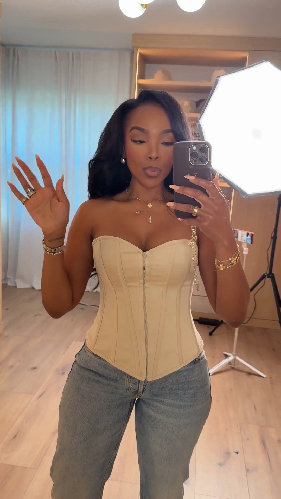 Scroll to shop! Beautiful set corset slimming into a denim jean.￼

Perfect for dinner dates, vacation wear, or throw on for an every day fit.