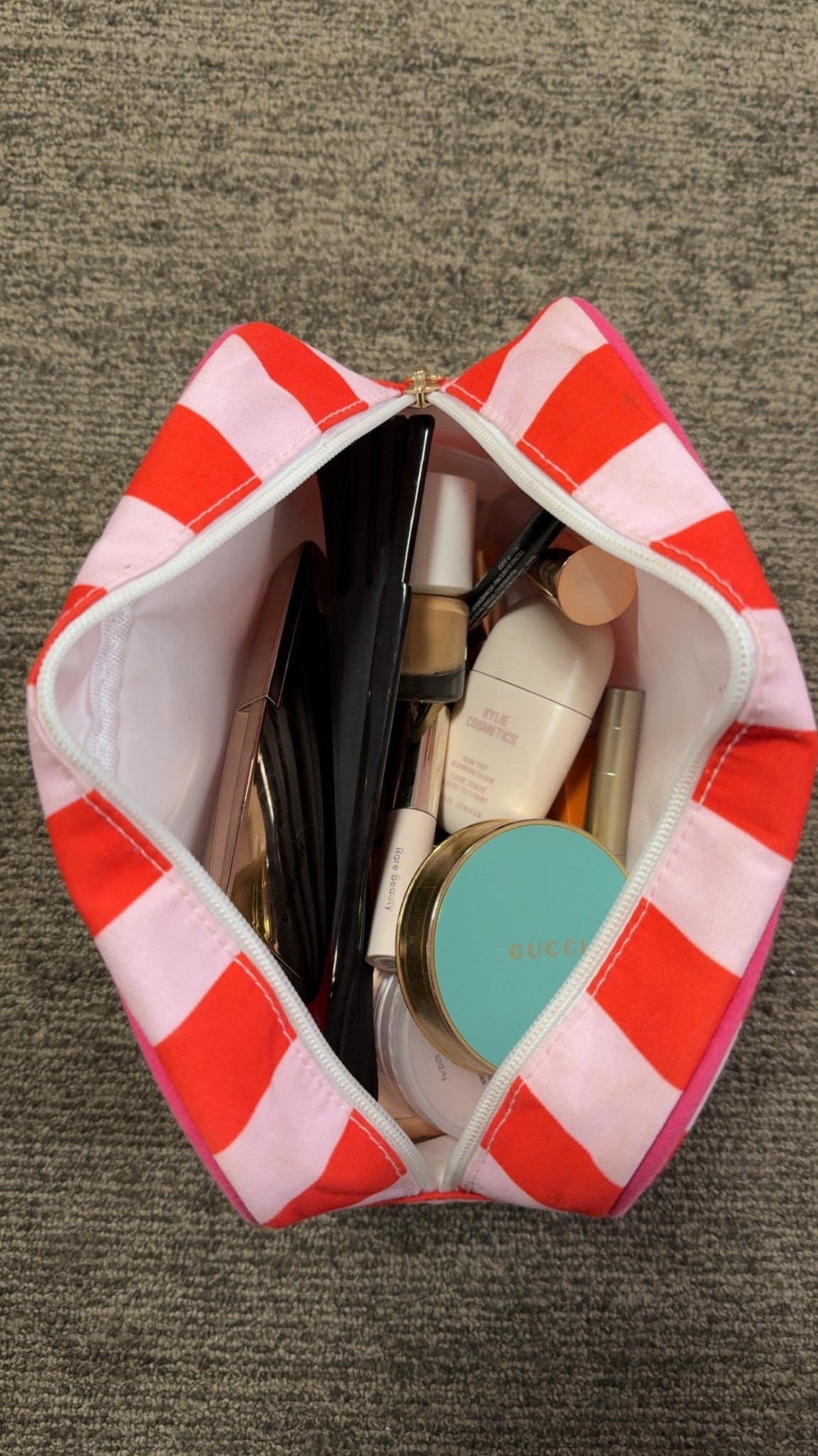 Here is all of the makeup I took on our honeymoon to Montana! 

Shades: 
Kylie skin tint: shade 5
Gucci bronzer: shade 03
MUFE skin glow: shade 2N26
L’Oréal powder: light pink
Hourglass palette: volume 2
Patrick ta blush: she’s a doll 
Rare beauty blush: encourage 
Huda corrector: cherry blossom 
NYX lift and snatch: ash brown 
Rate beauty concealer: light to medium 
Merit beauty: khaki 

#LTKItBag #LTKOver40 #LTKBeauty