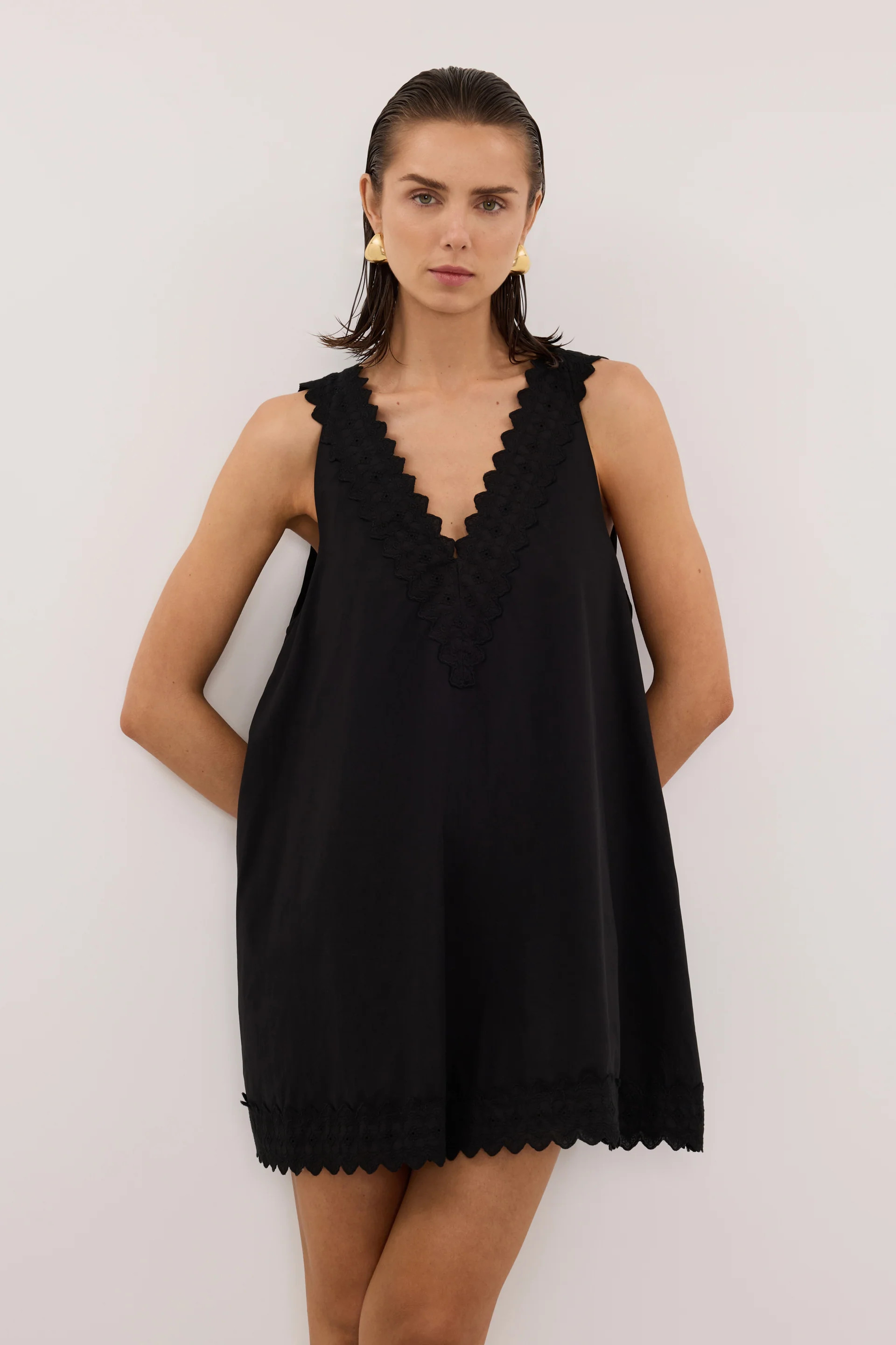ANNABEL BLACK V NECK MINI DRESS | DISSH