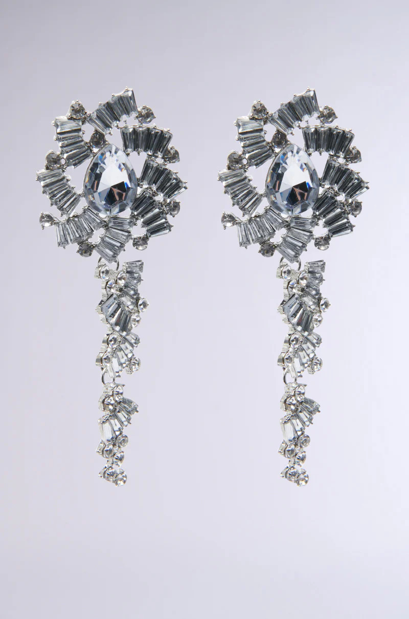 TREAT ME EARRING | AKIRA