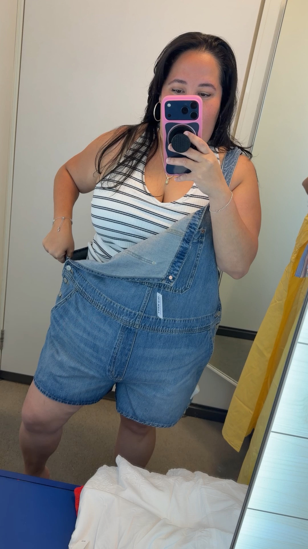 Millennials & Beyond!! I finally found BAGGY overalls, I am wearing an XXL but could have went down to an XL if I wanted a tighter feel. Bonus: these are on sale till 5/20 online!