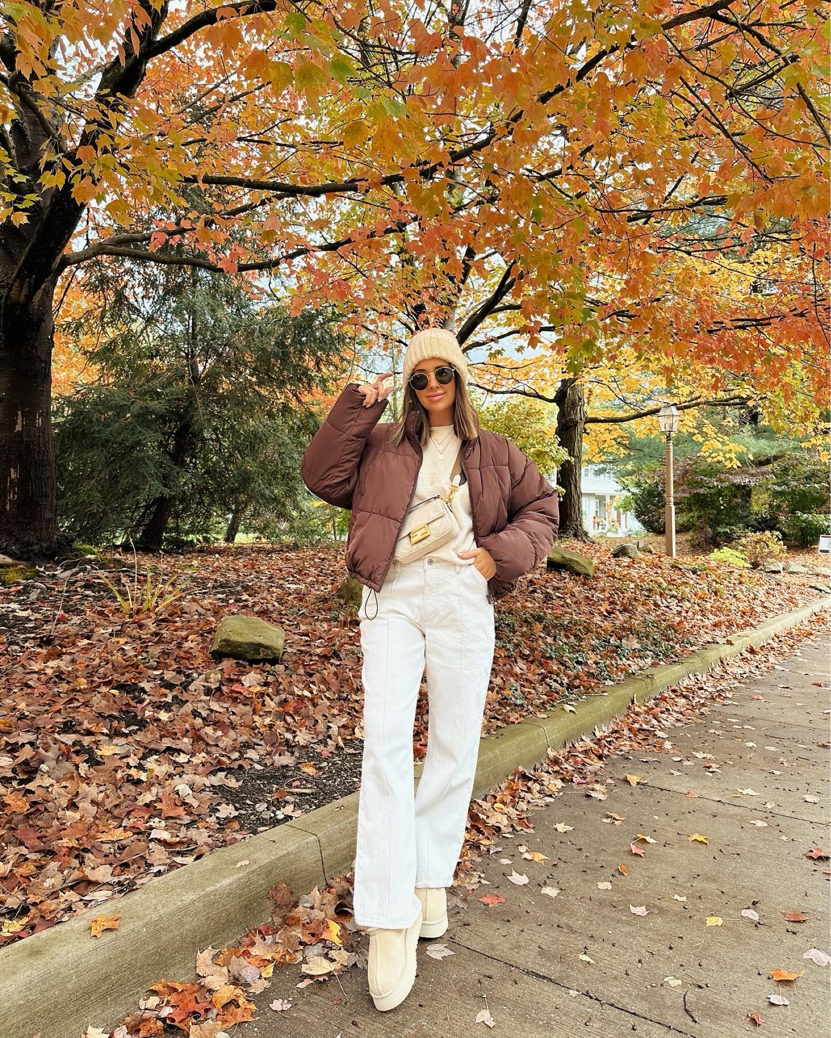Yesterday’s outfit 🤎🤎 linking it up here!

Abercrombie jeans, cream jeans, H&M puffer, cropped jacket, cropped puffer jacket, Anine bing sweatshirt, Tazz Uggs 

#LTKSeasonal #LTKshoecrush #LTKfindsunder100