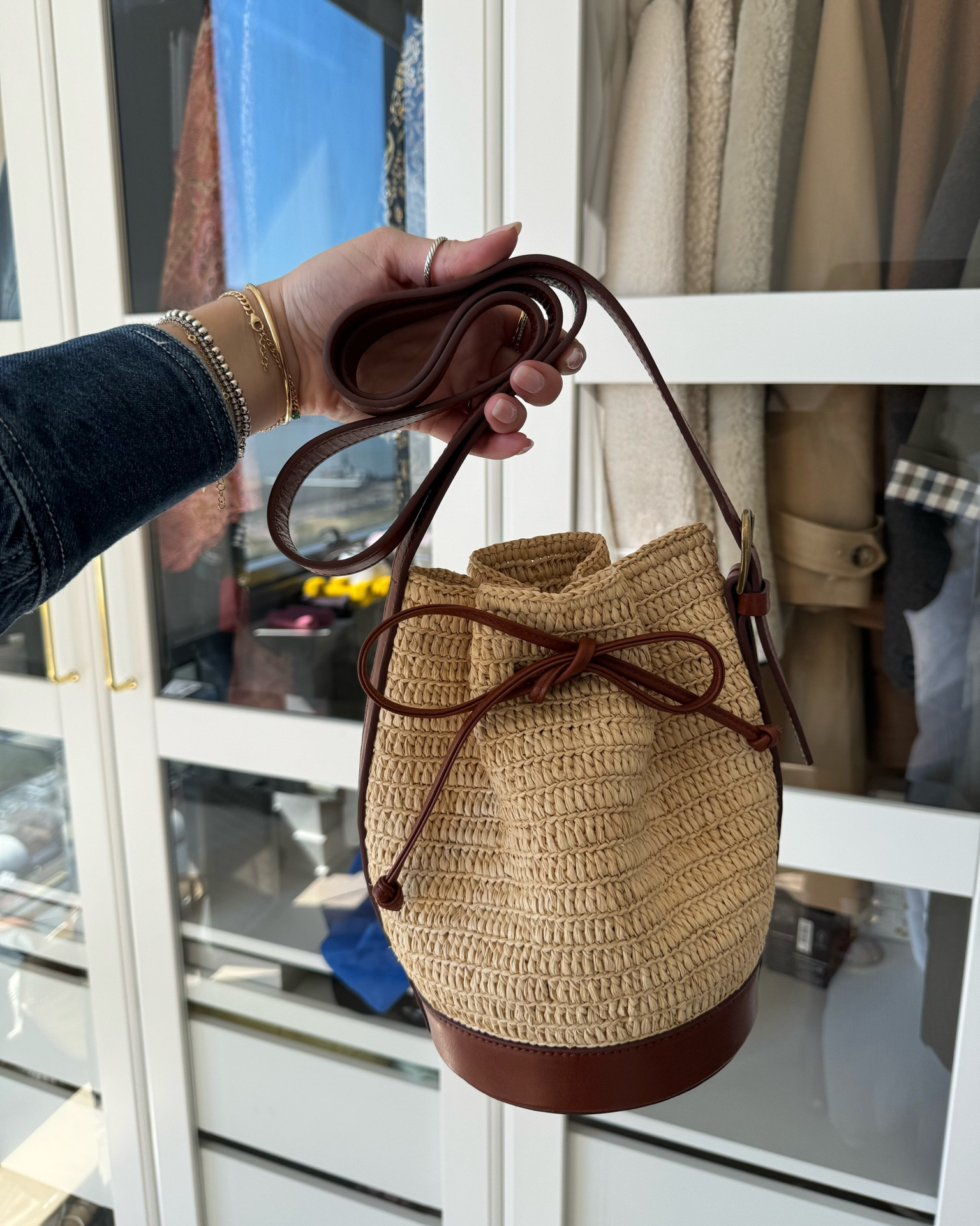 The perfect spring bucket bag! It fits a great amount!! 

Raffia bag 
Spring bag
Summer bag 
Bucket bag 

#LTKstyletip #LTKSeasonal