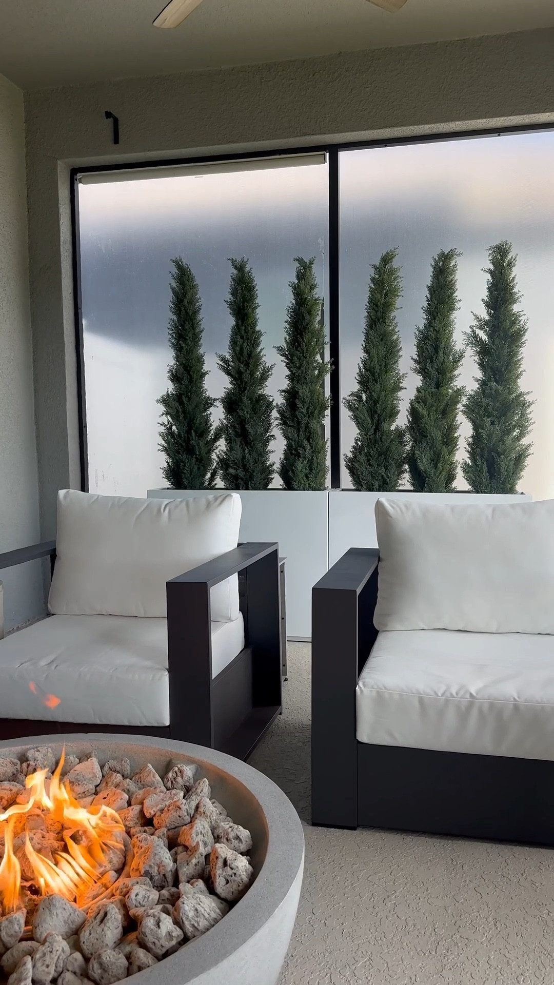 Modern outdoor planters ❤️



Outdoor decor
Home & garden
Home decor
Patio refresh
DIY outdoor privacy
Pool deck
Plant pots

#LTKSaleAlert #LTKvlog #LTKHome