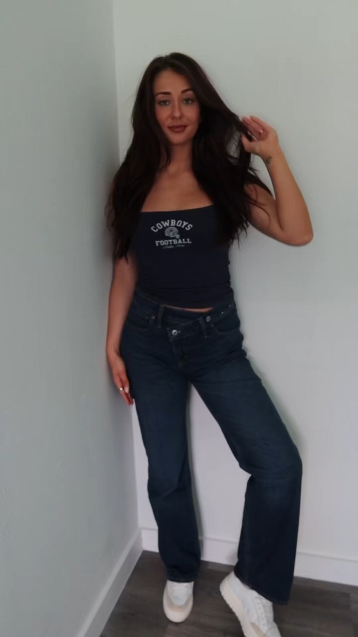 #Abercrombiepartner the NFL collection is 25% off at @abercrombie right now! 💙

*Offer valid in stores and online 10/2/2025-10/5/2025 in US/CA. Excludes clearance. Online price reflects discount. 

 
