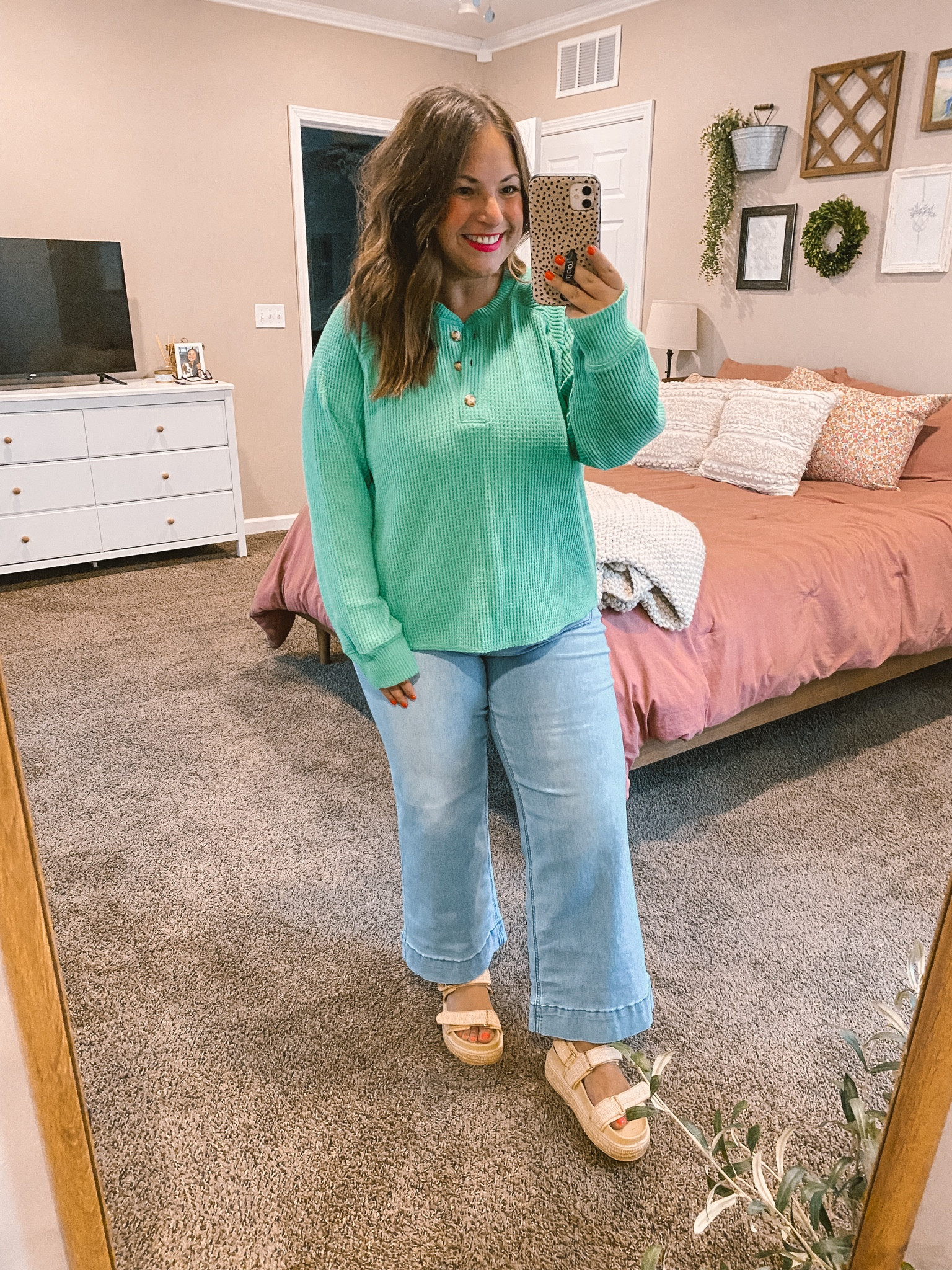 You can’t go wrong with a comfy Henley & jeans. Digging this Amazon + Old Navy fit.

sandals: fit a tad oversized // wearing a 5
jeans: fit true to size // wearing a large
henley: fits true to size // wearing a large

Amazon, Old Navy

#LTKFindsUnder100 #LTKStyleTip #LTKFindsUnder50