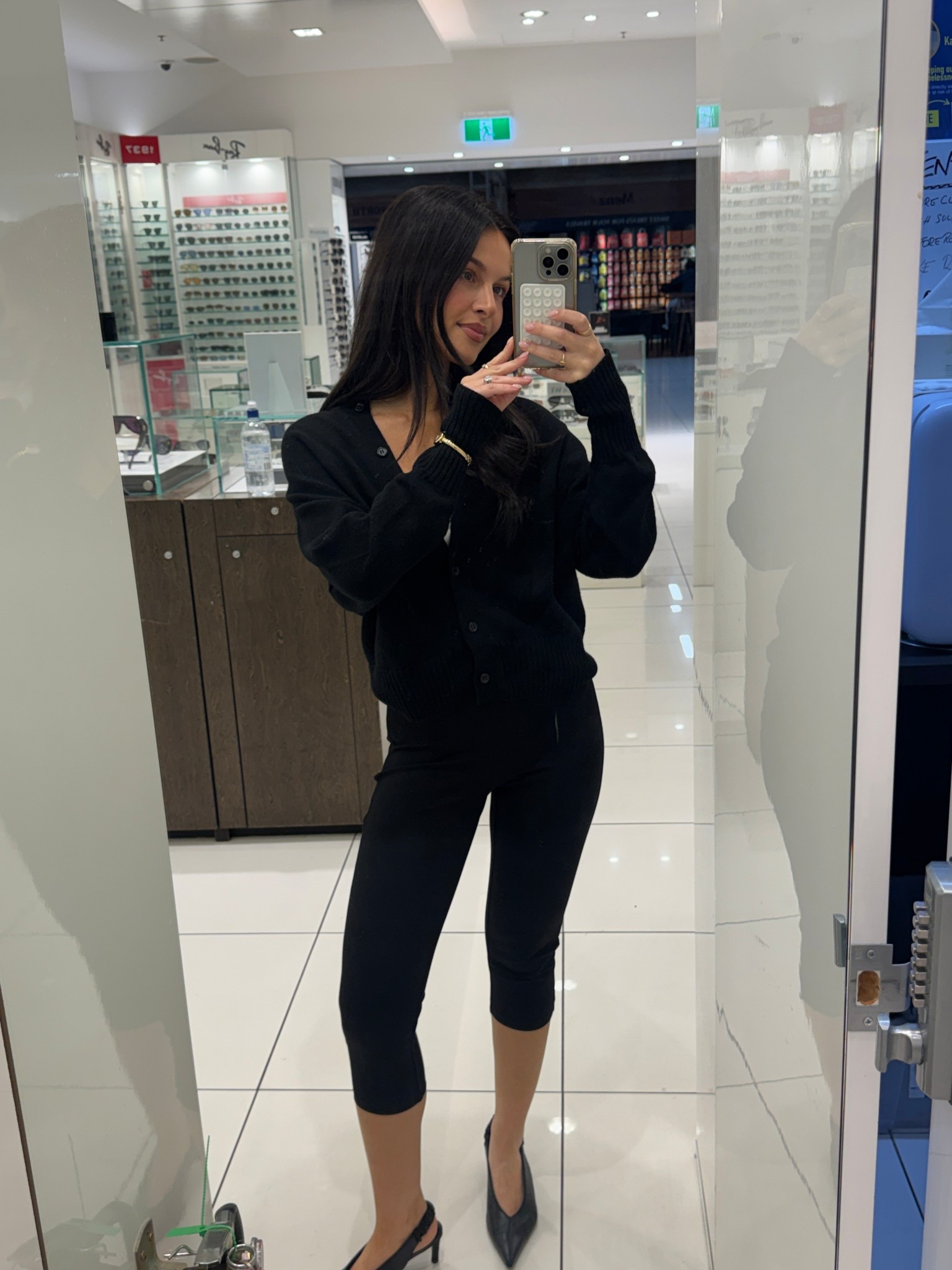 comfy but chic plane attire 

#LTKaustralia