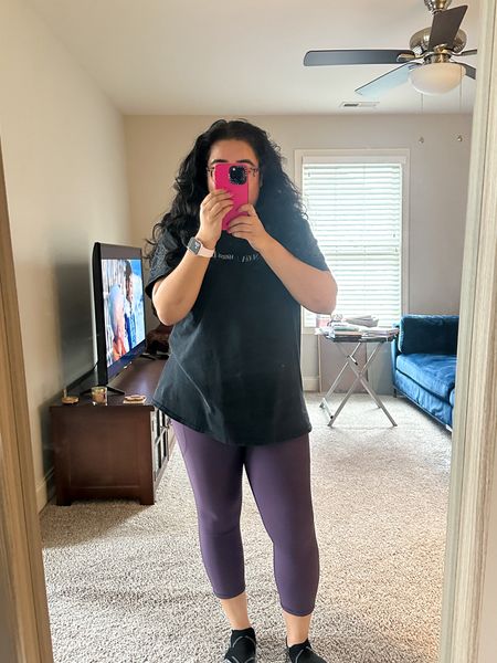 These high waisted cropped leggings are so soft and comfortable! I’m 5’4’’ and wearing size large. I bought these in purple and black, and they come in so many other colors! These leggings have pockets too 🙌🏽  

#LTKfitness #LTKstyletip #LTKmidsize