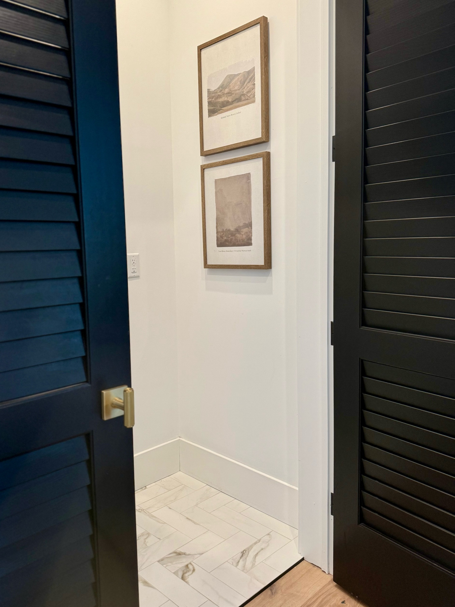 Target Home x Studio McGee

Neutral art, mocha mousse, Target home, home finds, home art, home decor, modern living 

#LTKHome #LTKStyleTip #LTKFindsUnder100