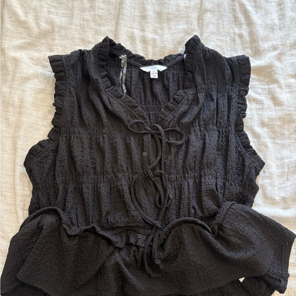 Time and Tru Black Textured Sleeveless Blouse | Poshmark